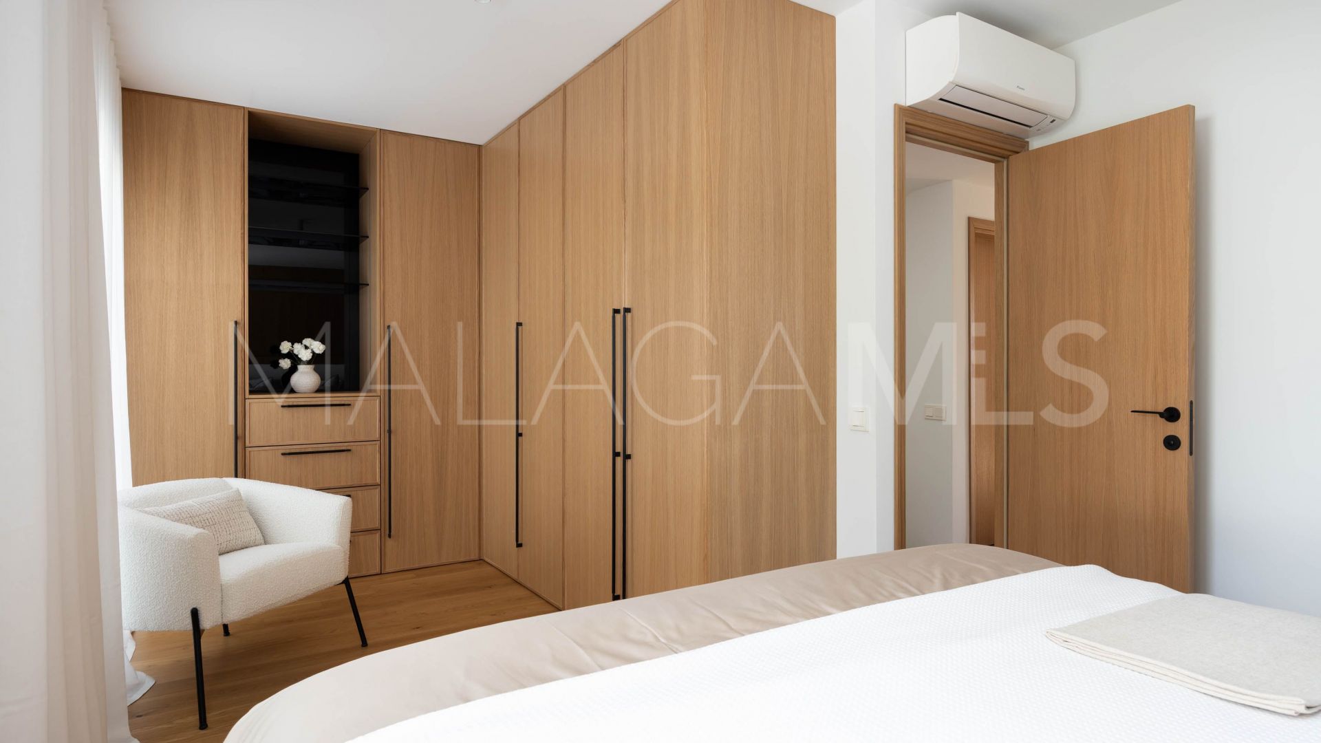 Semi detached house with 3 bedrooms for sale in Beach Side New Golden Mile