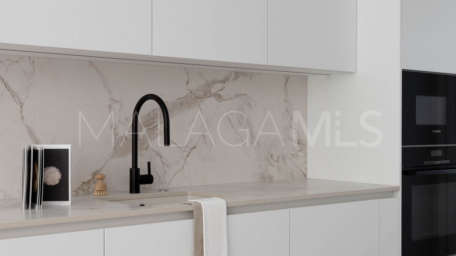 Semi detached house with 3 bedrooms for sale in Beach Side New Golden Mile