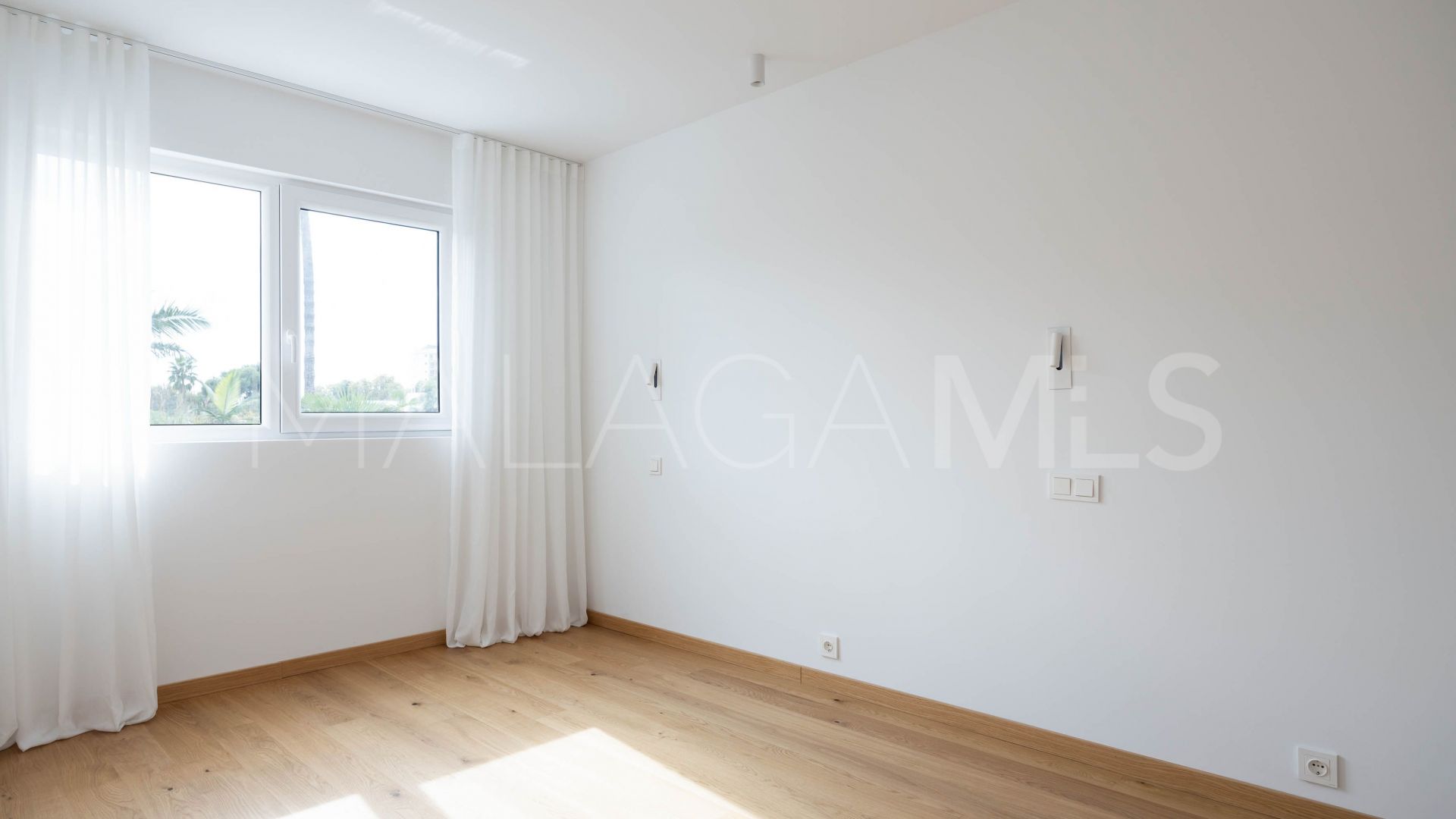 Semi detached house with 3 bedrooms for sale in Beach Side New Golden Mile