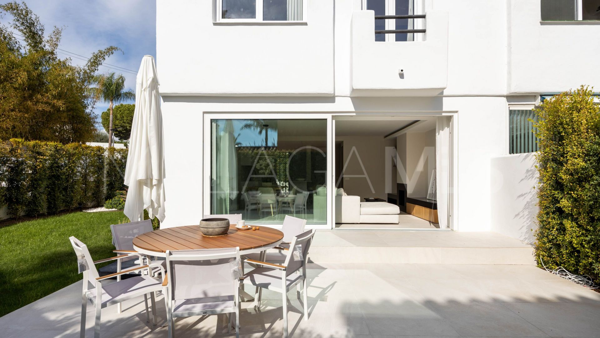 Semi detached house with 3 bedrooms for sale in Beach Side New Golden Mile