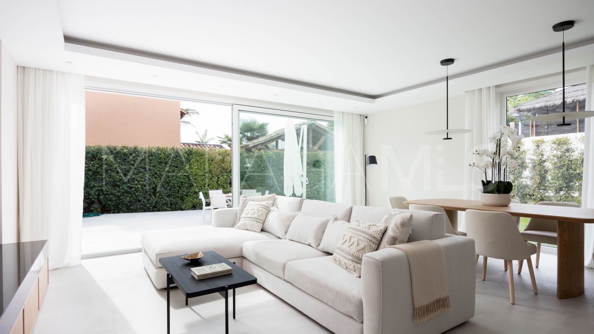 Semi detached house with 3 bedrooms for sale in Beach Side New Golden Mile