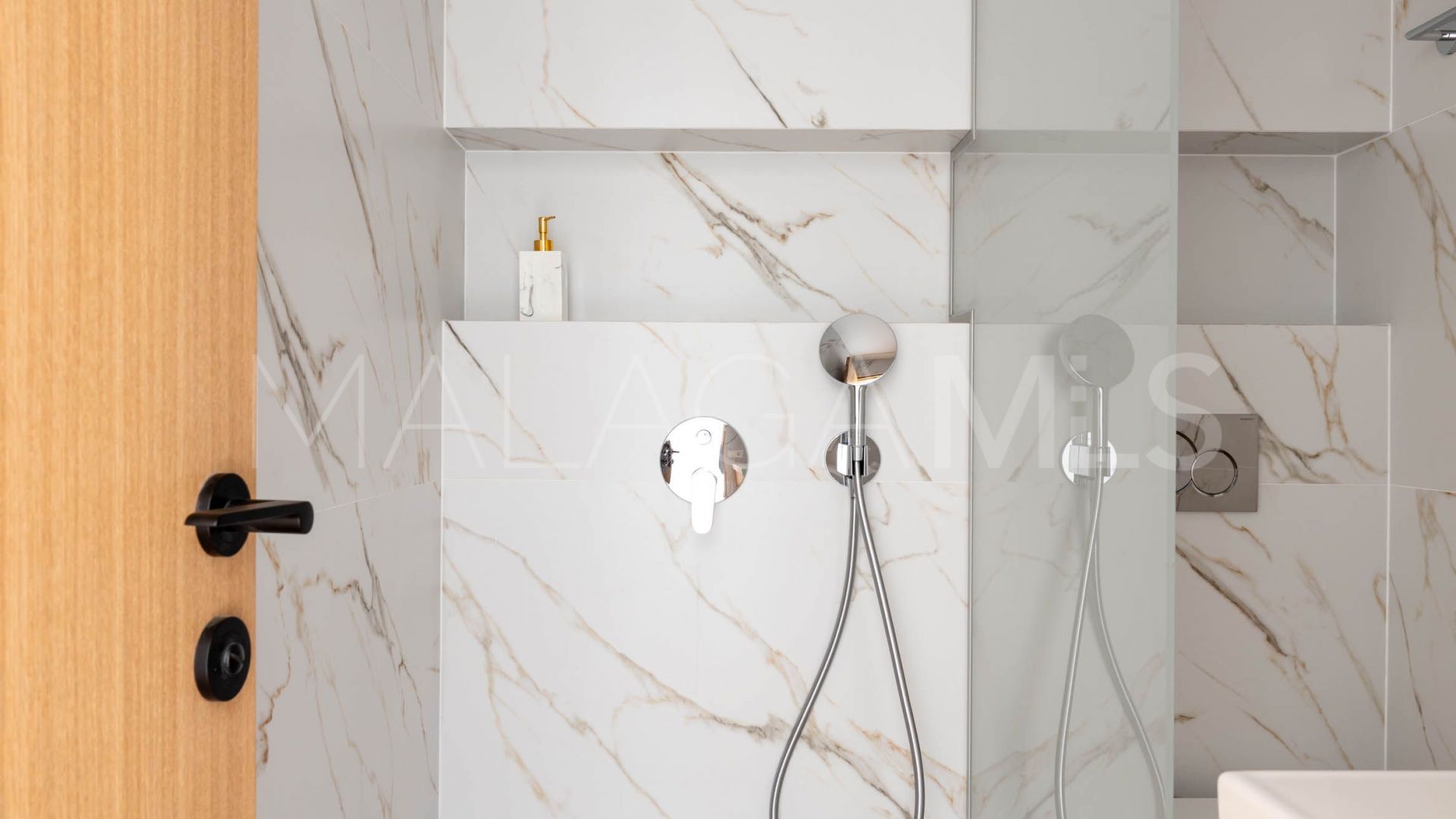 Semi detached house with 3 bedrooms for sale in Beach Side New Golden Mile