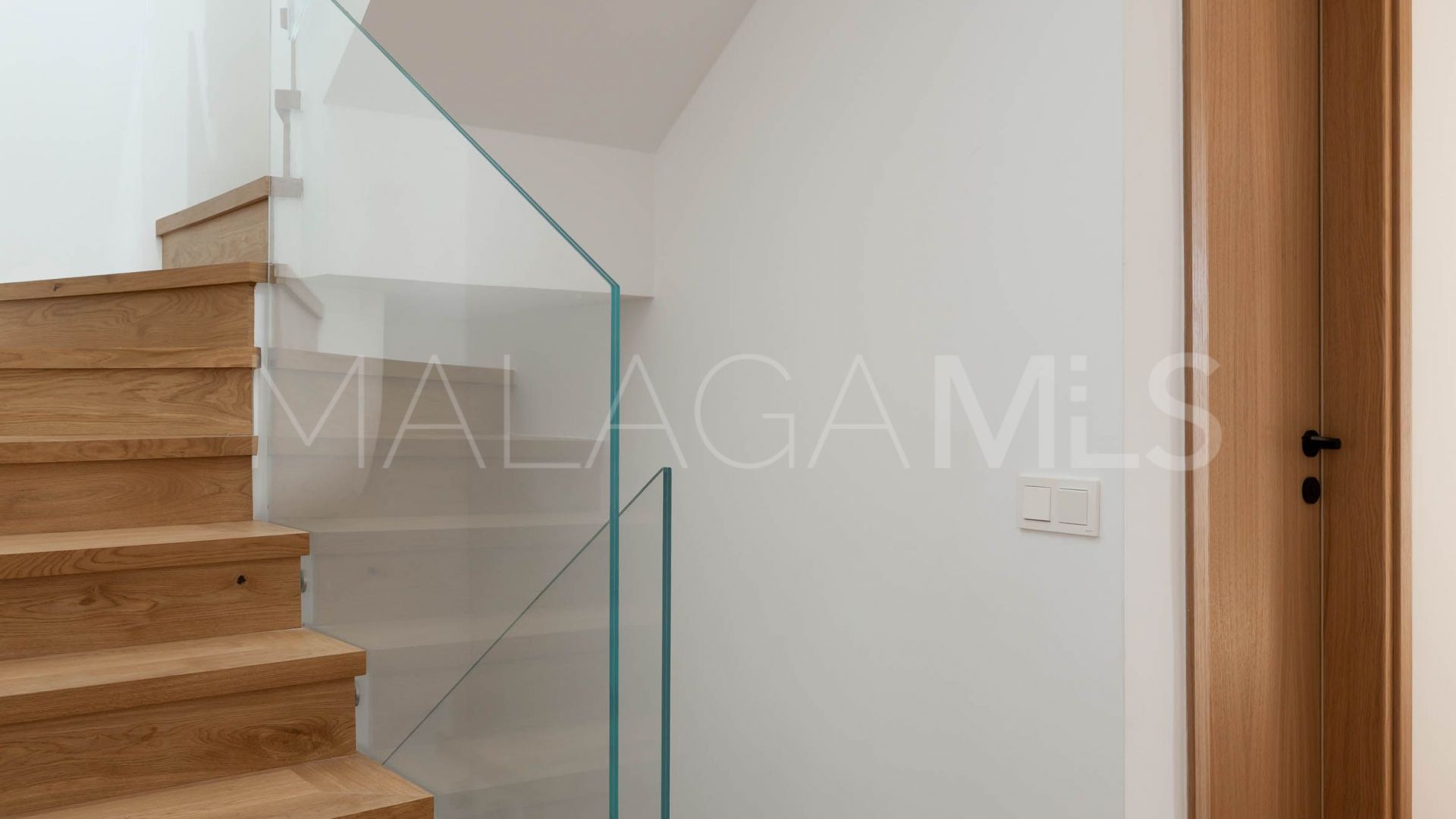 Semi detached house with 3 bedrooms for sale in Beach Side New Golden Mile