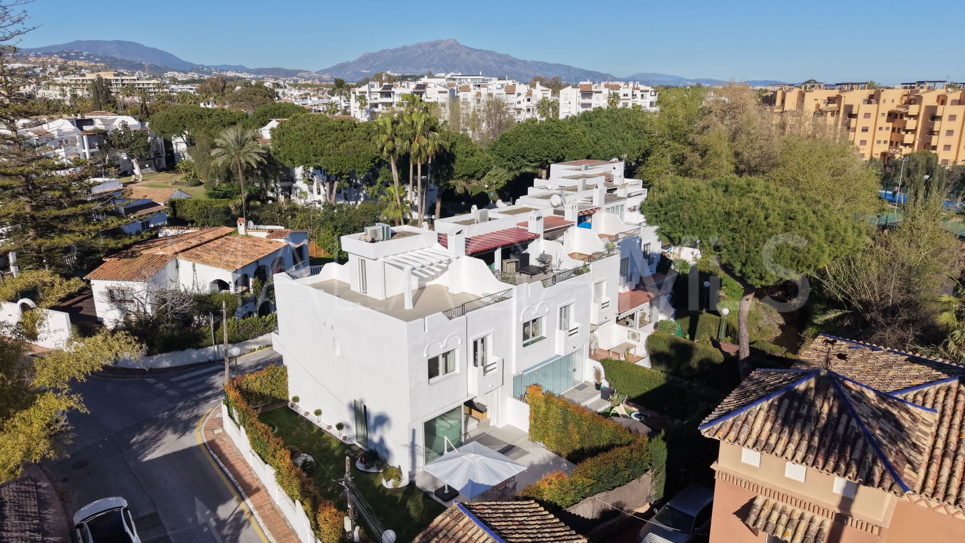 Doppelhaushälfte for sale in Beach Side New Golden Mile