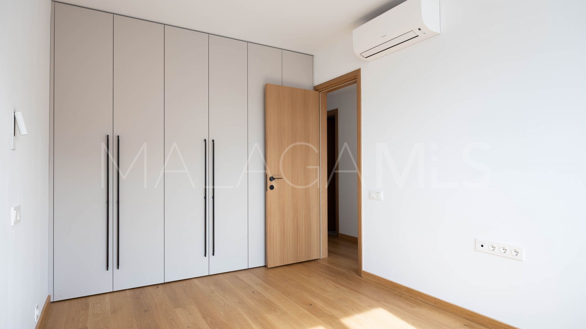 Semi detached house with 3 bedrooms for sale in Beach Side New Golden Mile