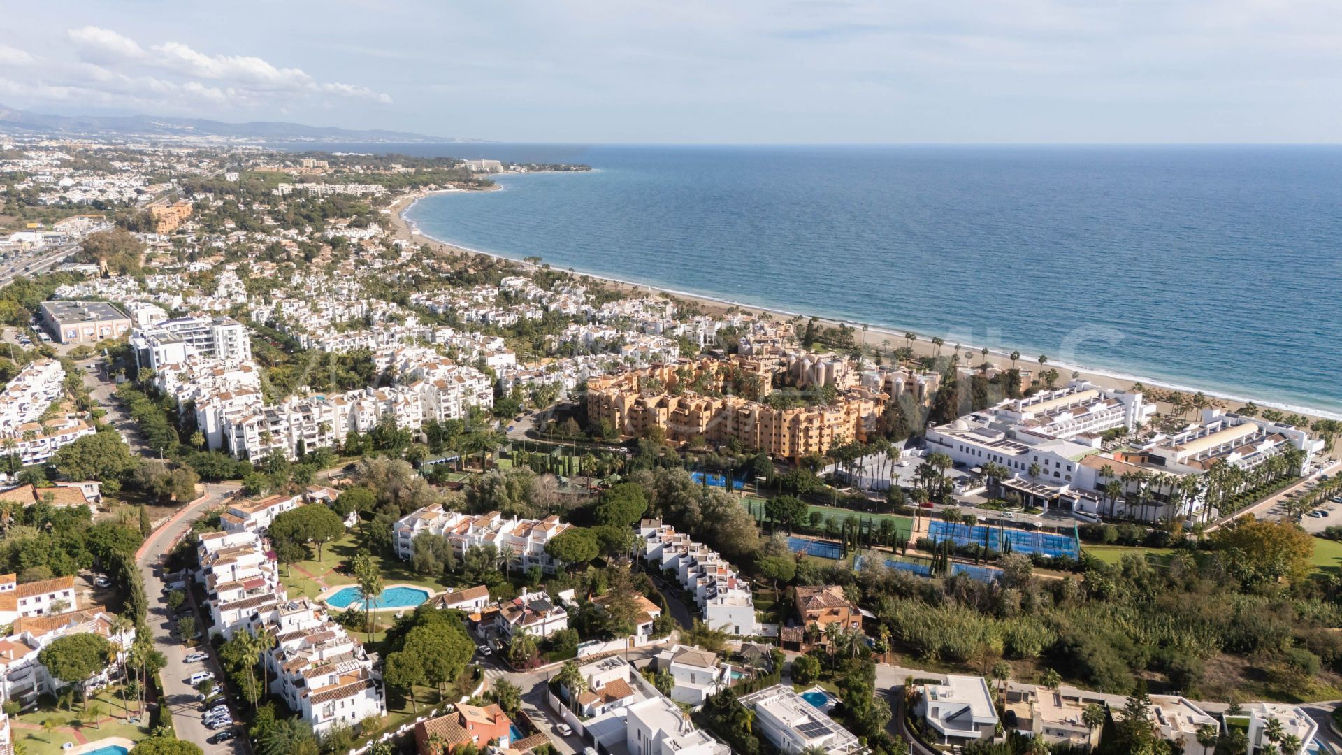 Semi detached house with 3 bedrooms for sale in Beach Side New Golden Mile