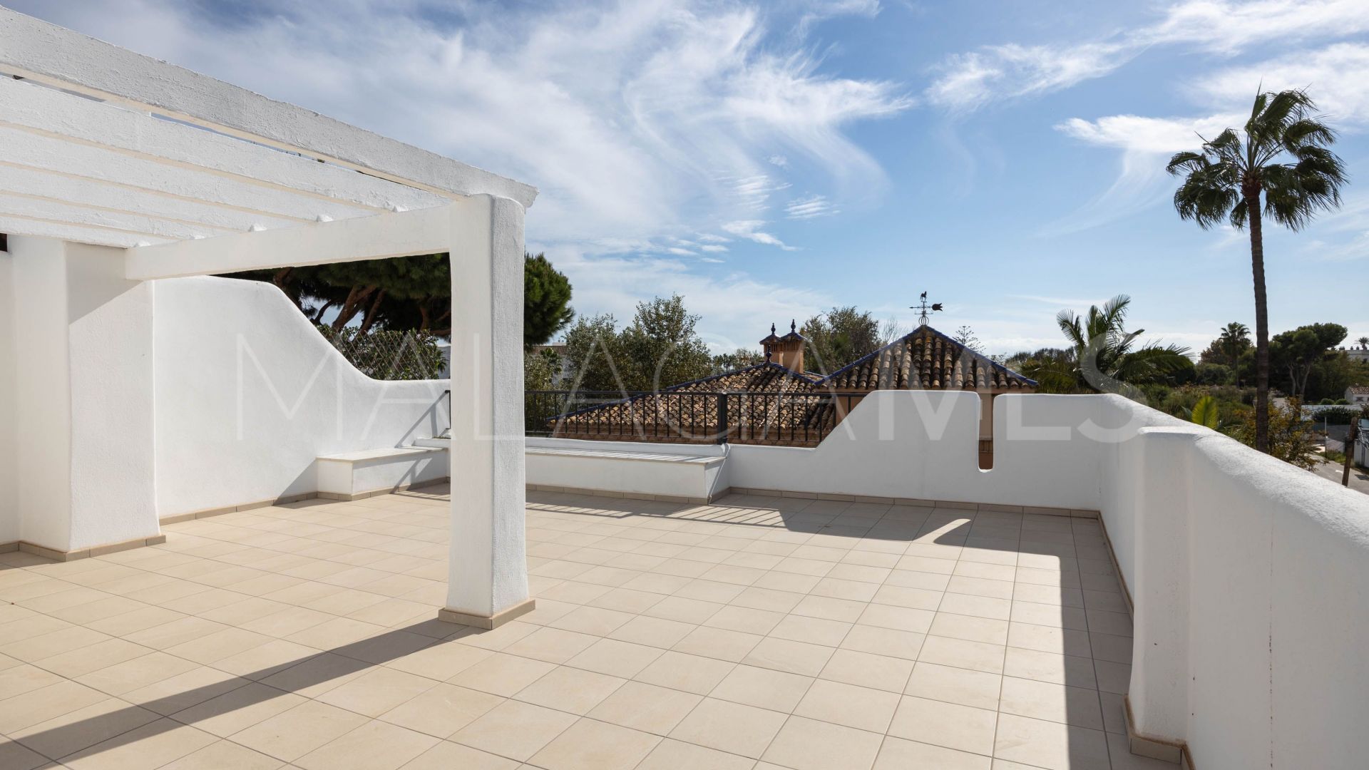 Semi detached house with 3 bedrooms for sale in Beach Side New Golden Mile