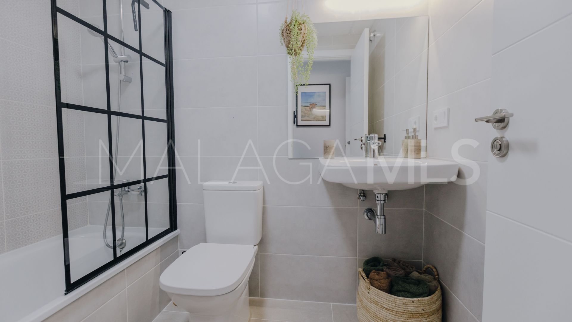 Appartement rez de chaussée for sale in Estepona Est