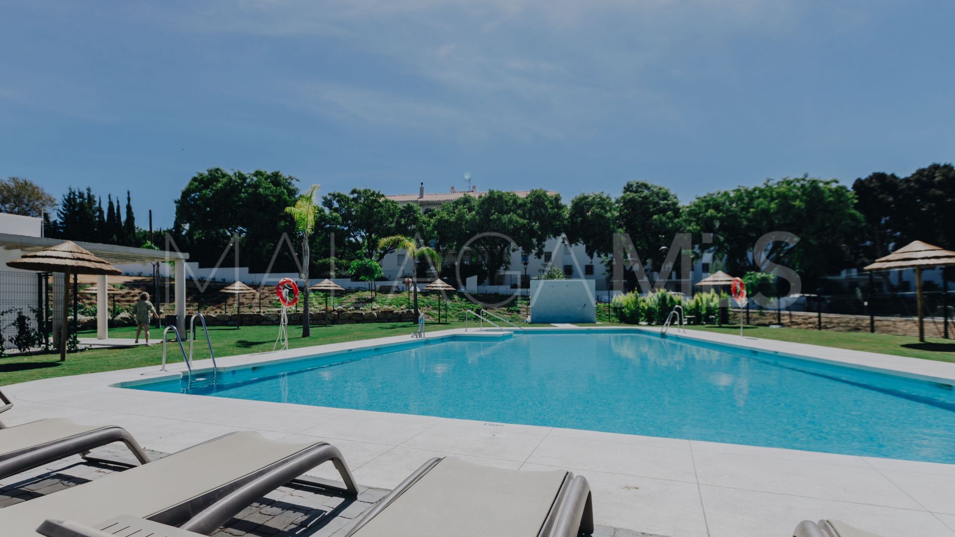 Appartement rez de chaussée for sale in Estepona Est