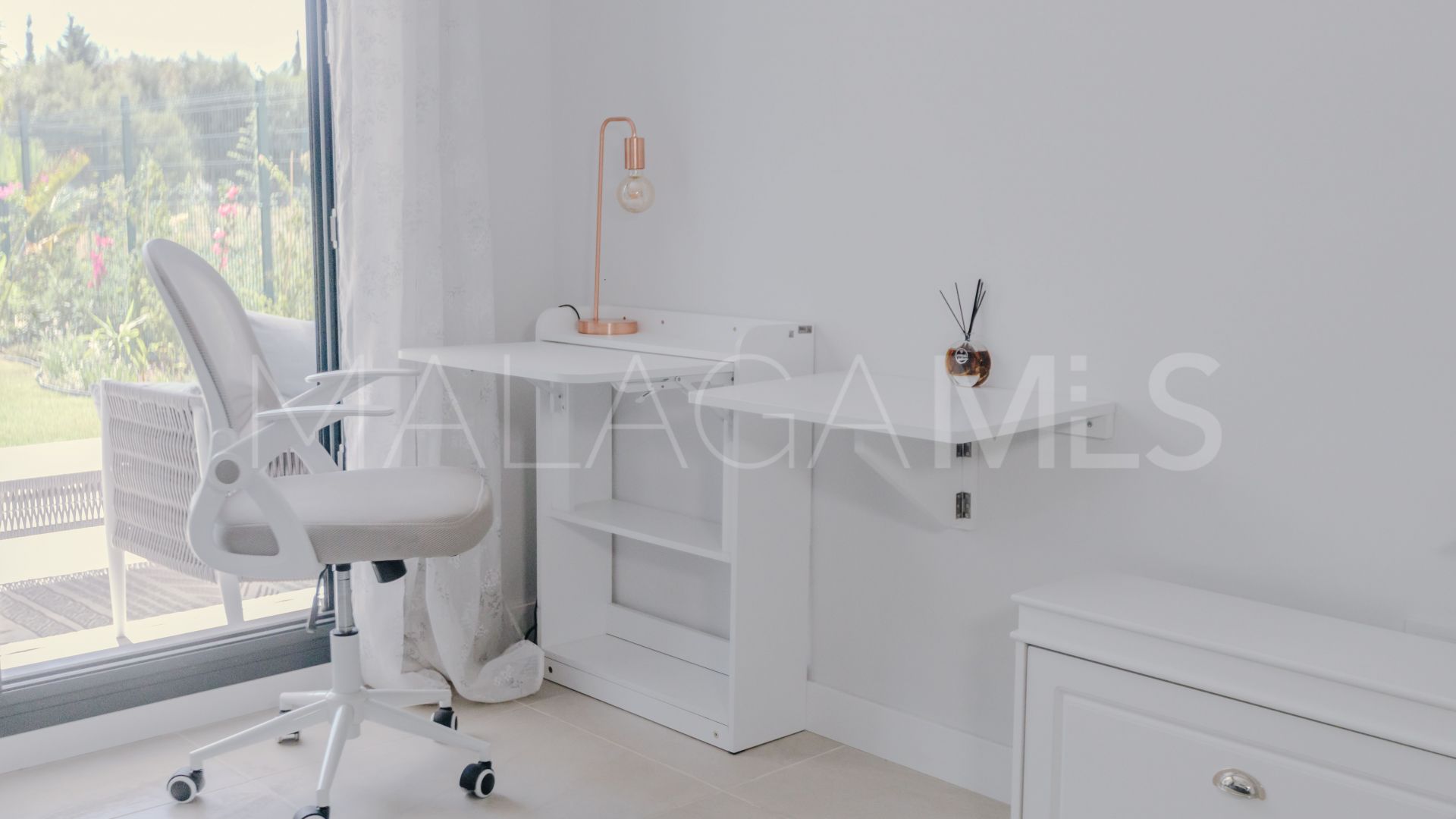 Appartement rez de chaussée for sale in Estepona Est