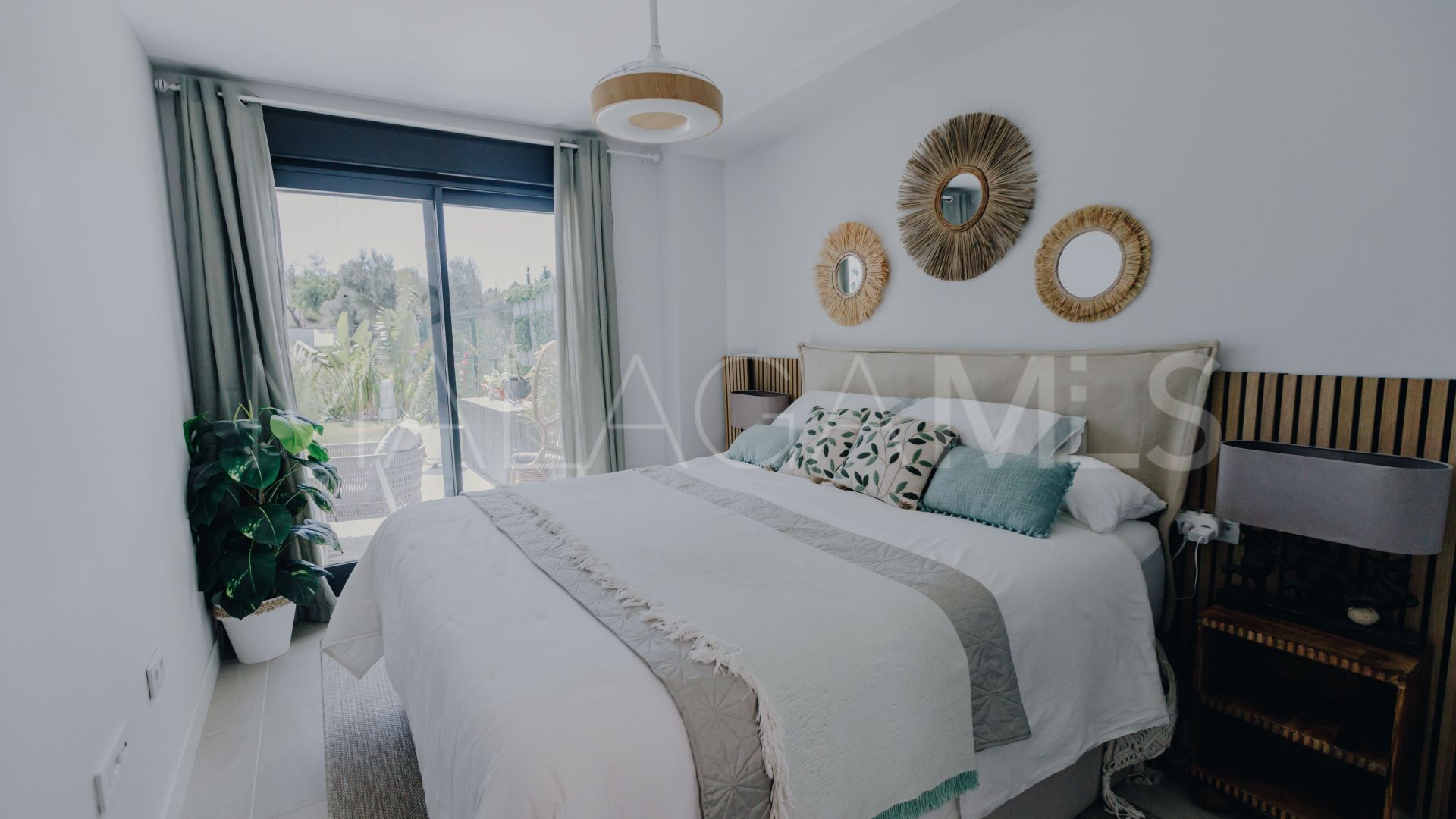 Appartement rez de chaussée for sale in Estepona Est