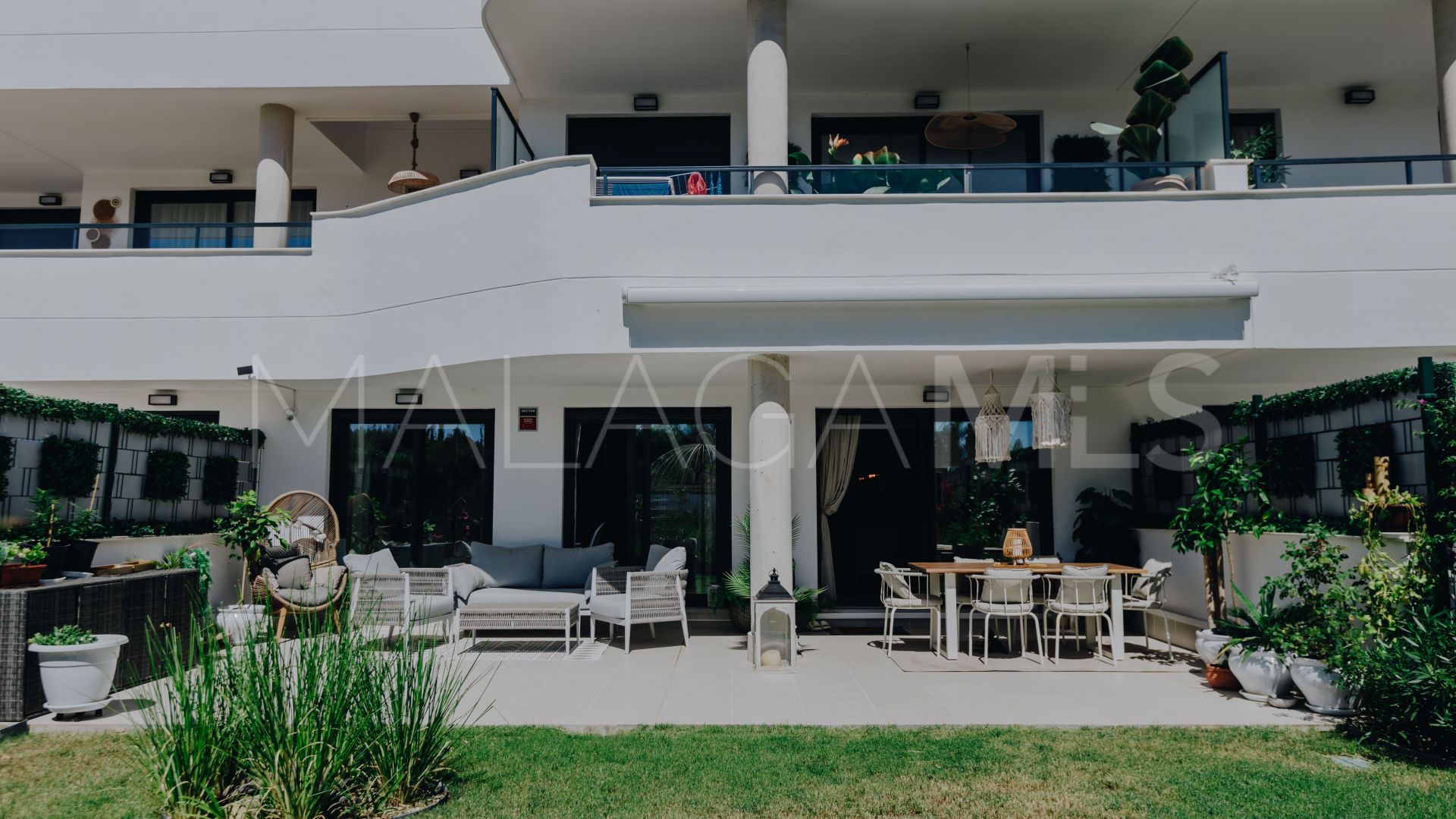 Appartement rez de chaussée for sale in Estepona Est