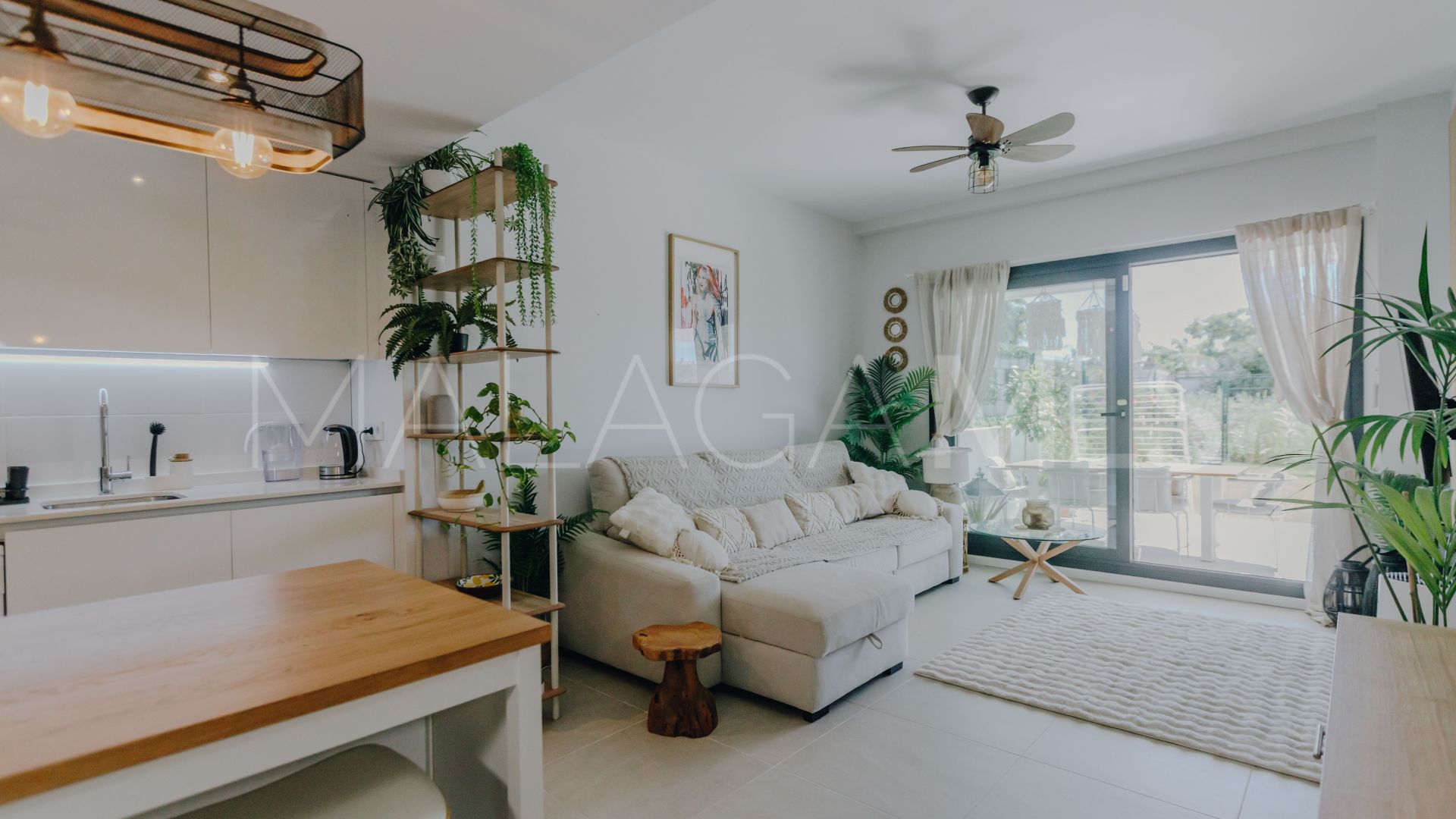 Appartement rez de chaussée for sale in Estepona Est