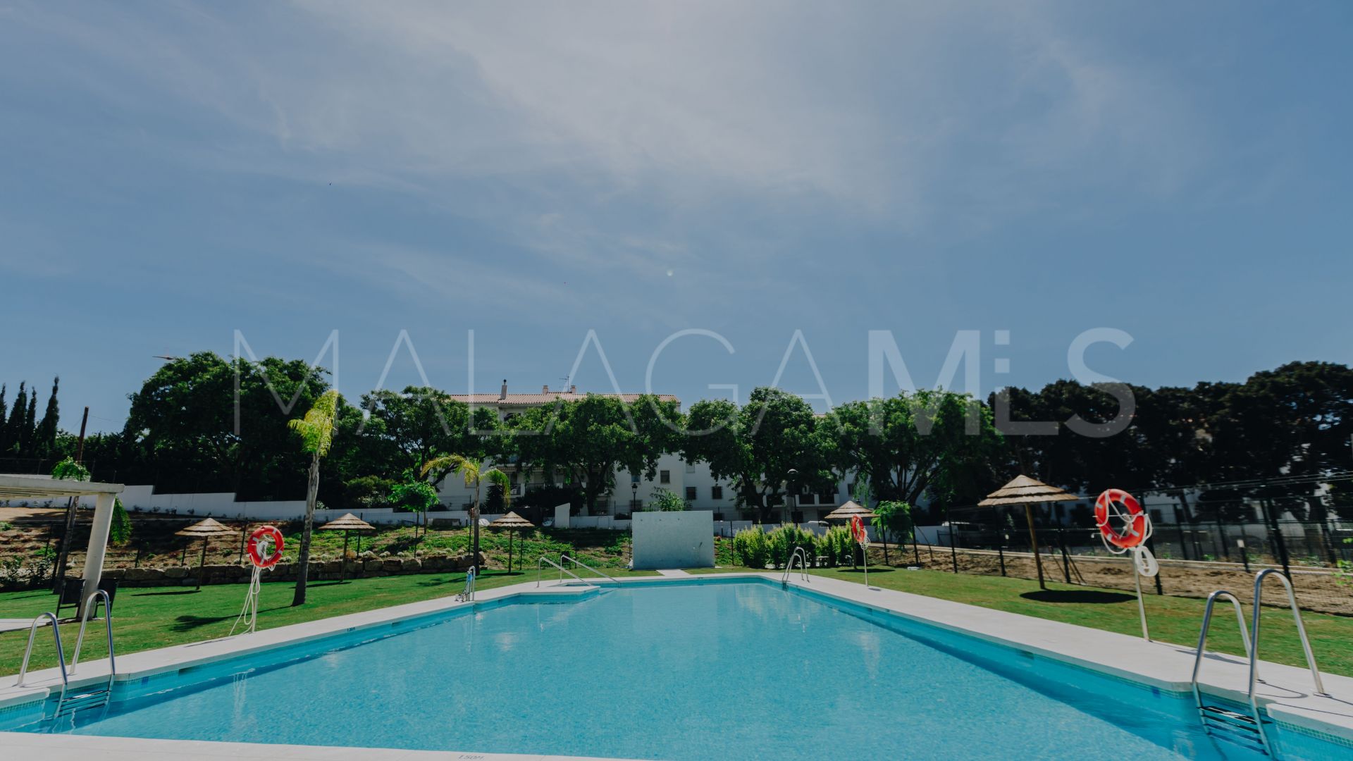 Appartement rez de chaussée for sale in Estepona Est