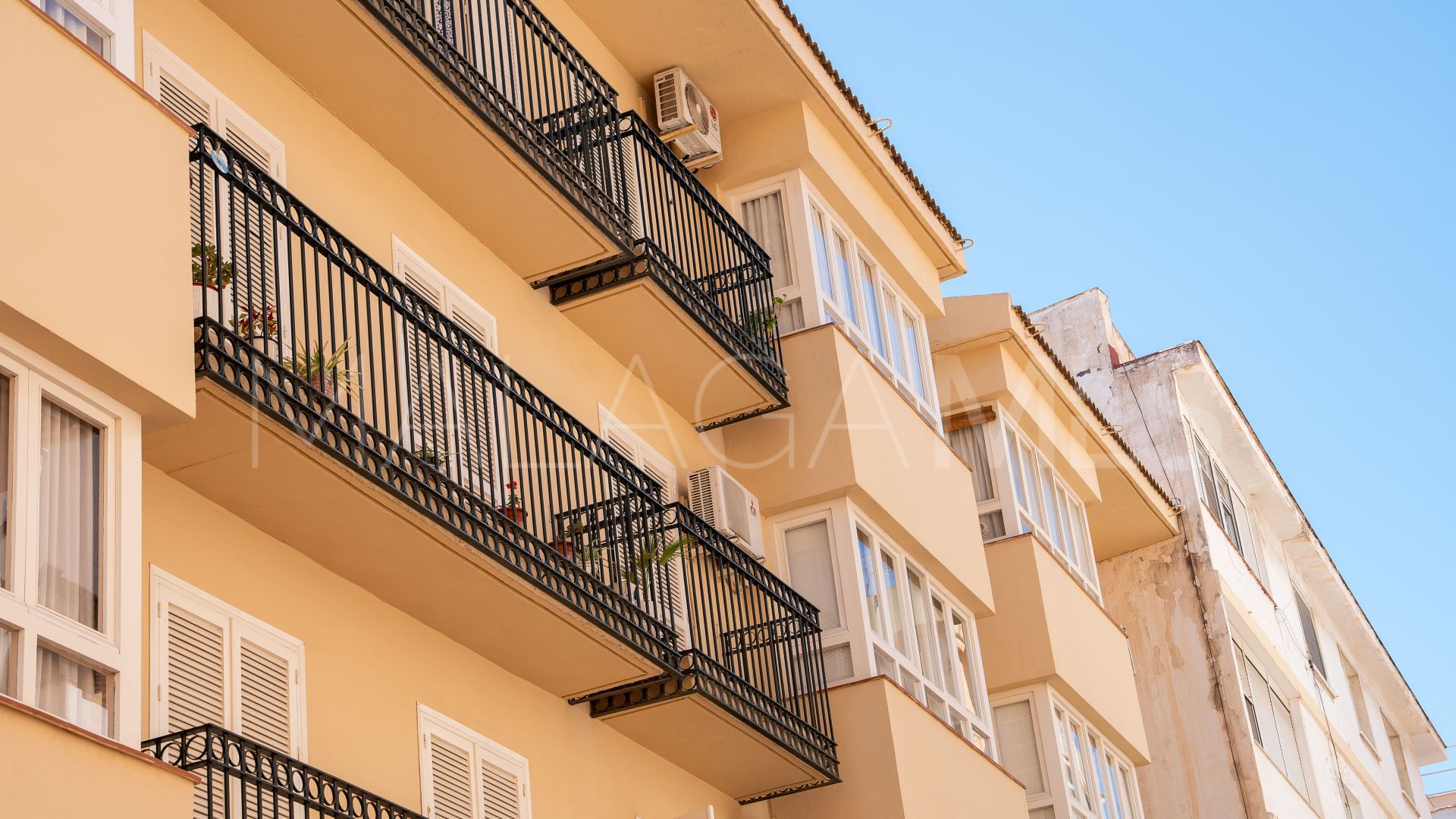 For sale commercial premises in Malaga - Este