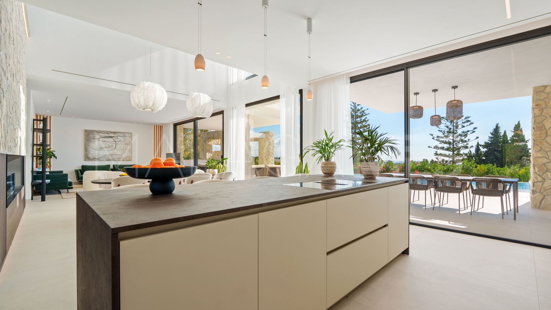 Villa for sale in Benahavis