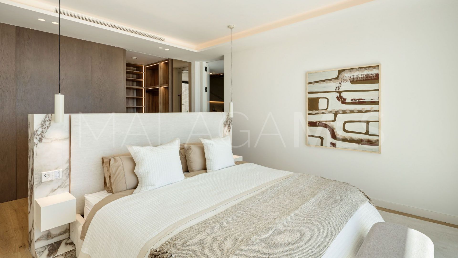 Villa for sale in Elviria