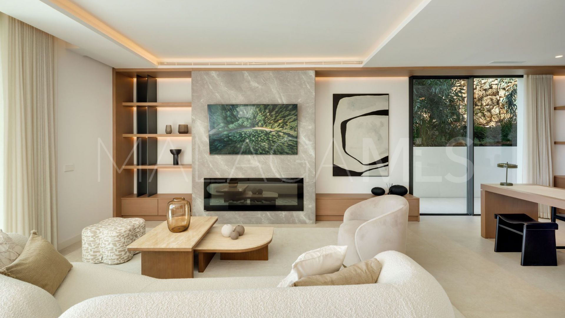 Villa for sale in Elviria