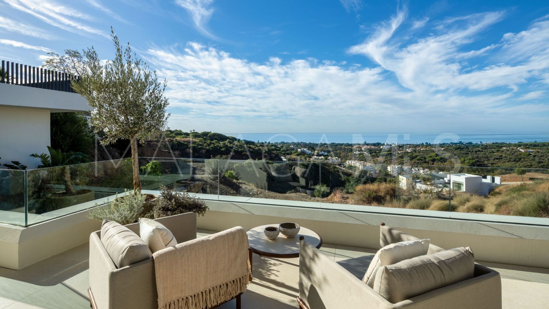 Villa for sale in Elviria