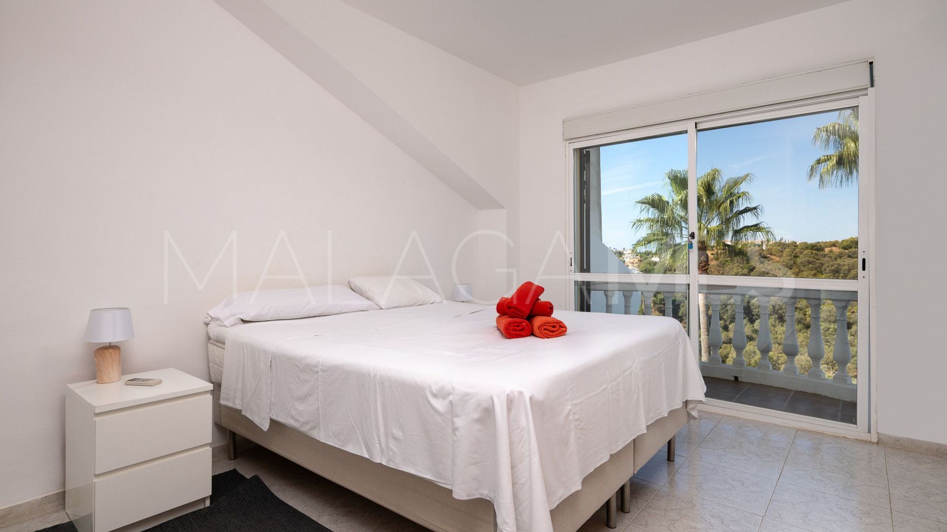 Adosado for sale in Sitio de Calahonda de 4 bedrooms