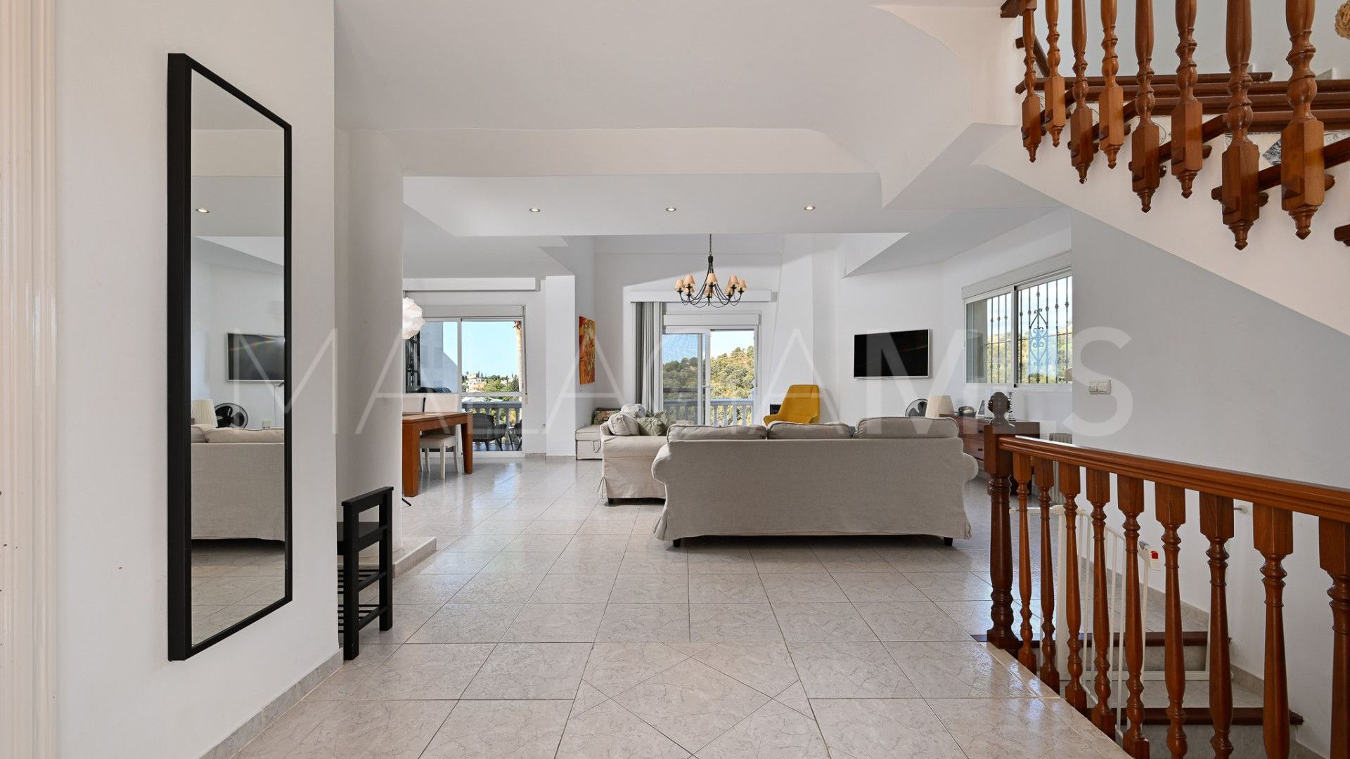 Adosado for sale in Sitio de Calahonda de 4 bedrooms