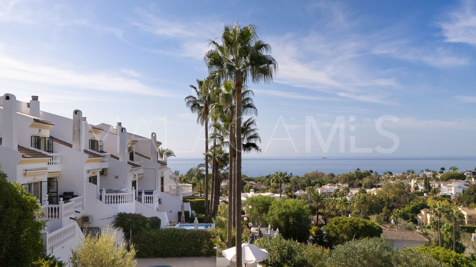 Adosado for sale in Sitio de Calahonda de 4 bedrooms