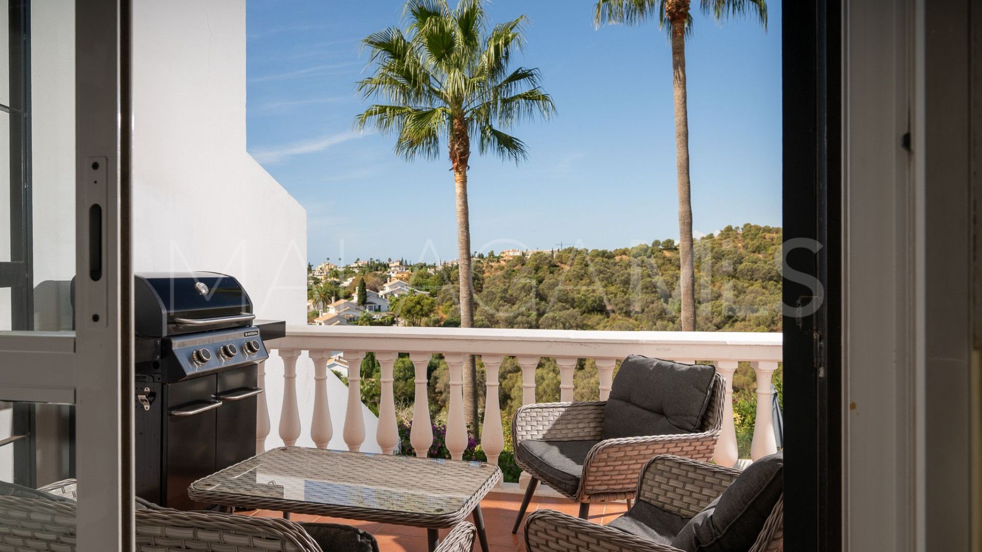 Adosado for sale in Sitio de Calahonda de 4 bedrooms