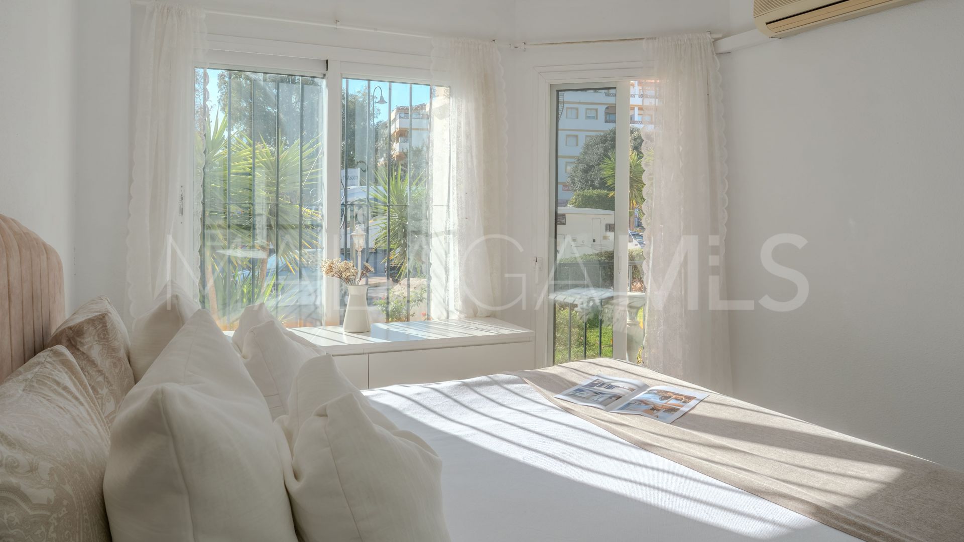 Buy apartamento planta baja in Mijas Golf with 2 bedrooms
