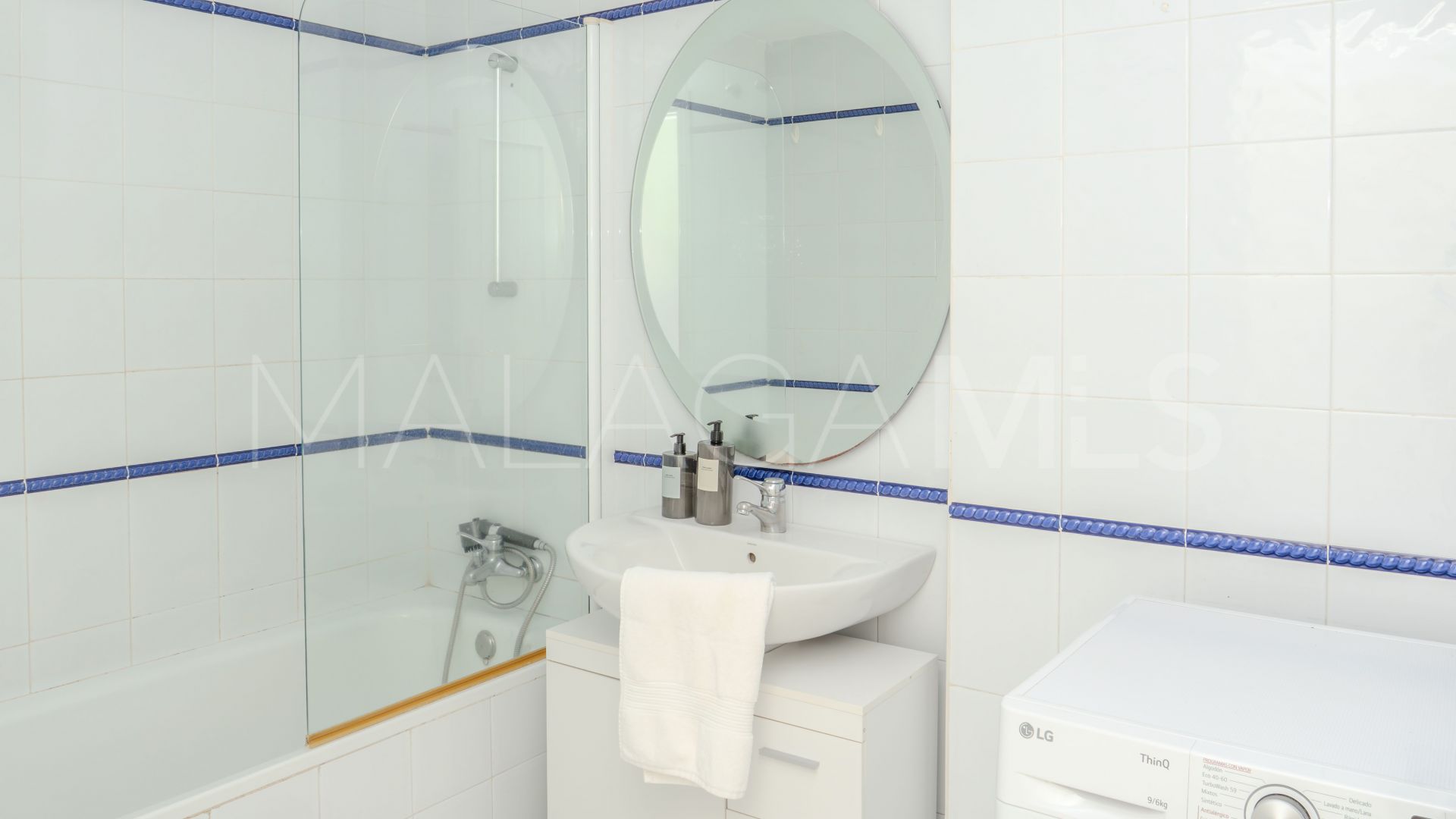 Buy apartamento planta baja in Mijas Golf with 2 bedrooms