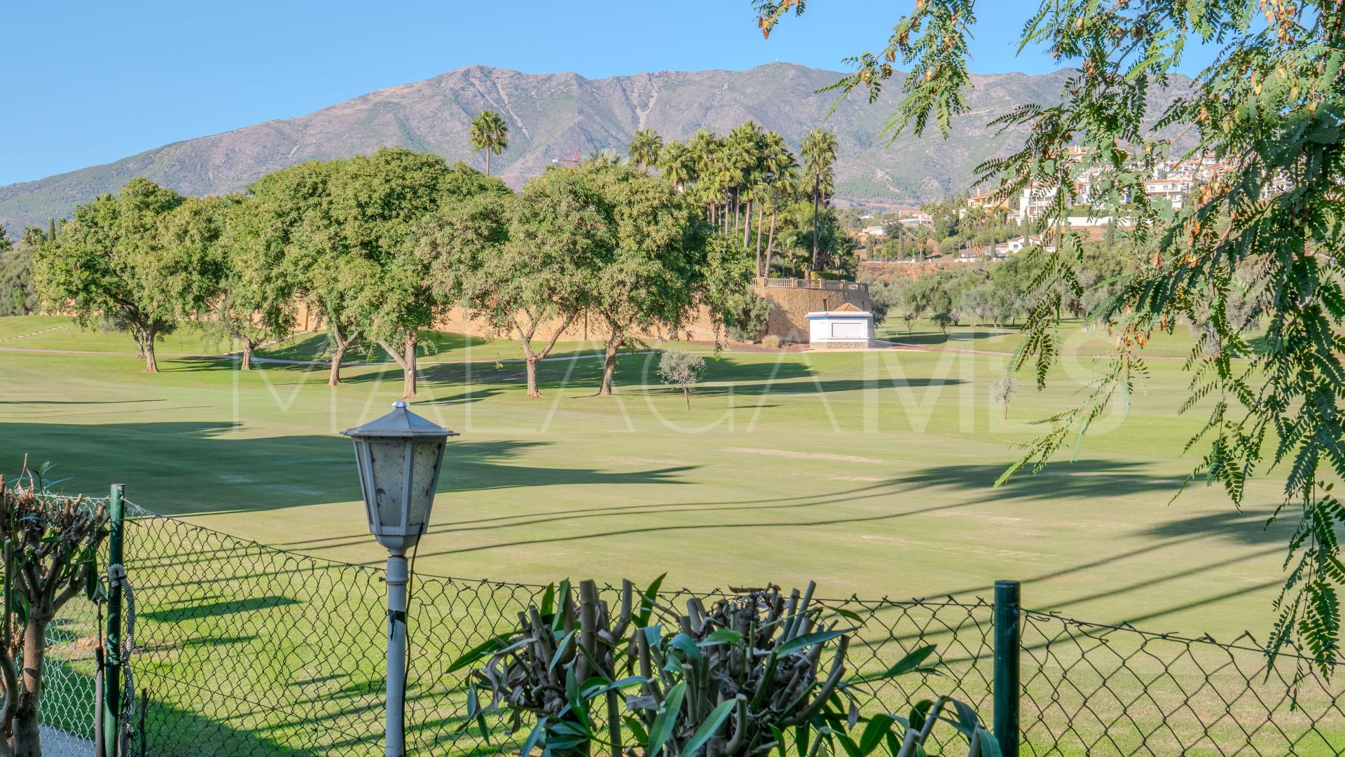 Buy apartamento planta baja in Mijas Golf with 2 bedrooms