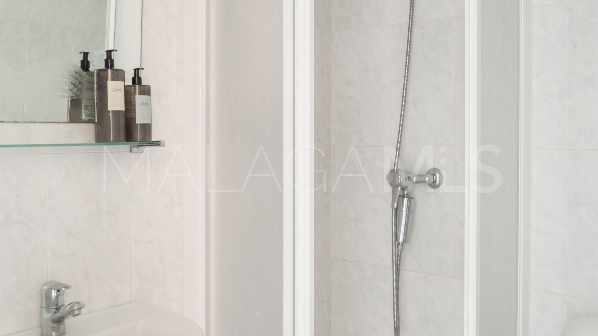 Buy apartamento planta baja in Mijas Golf with 2 bedrooms