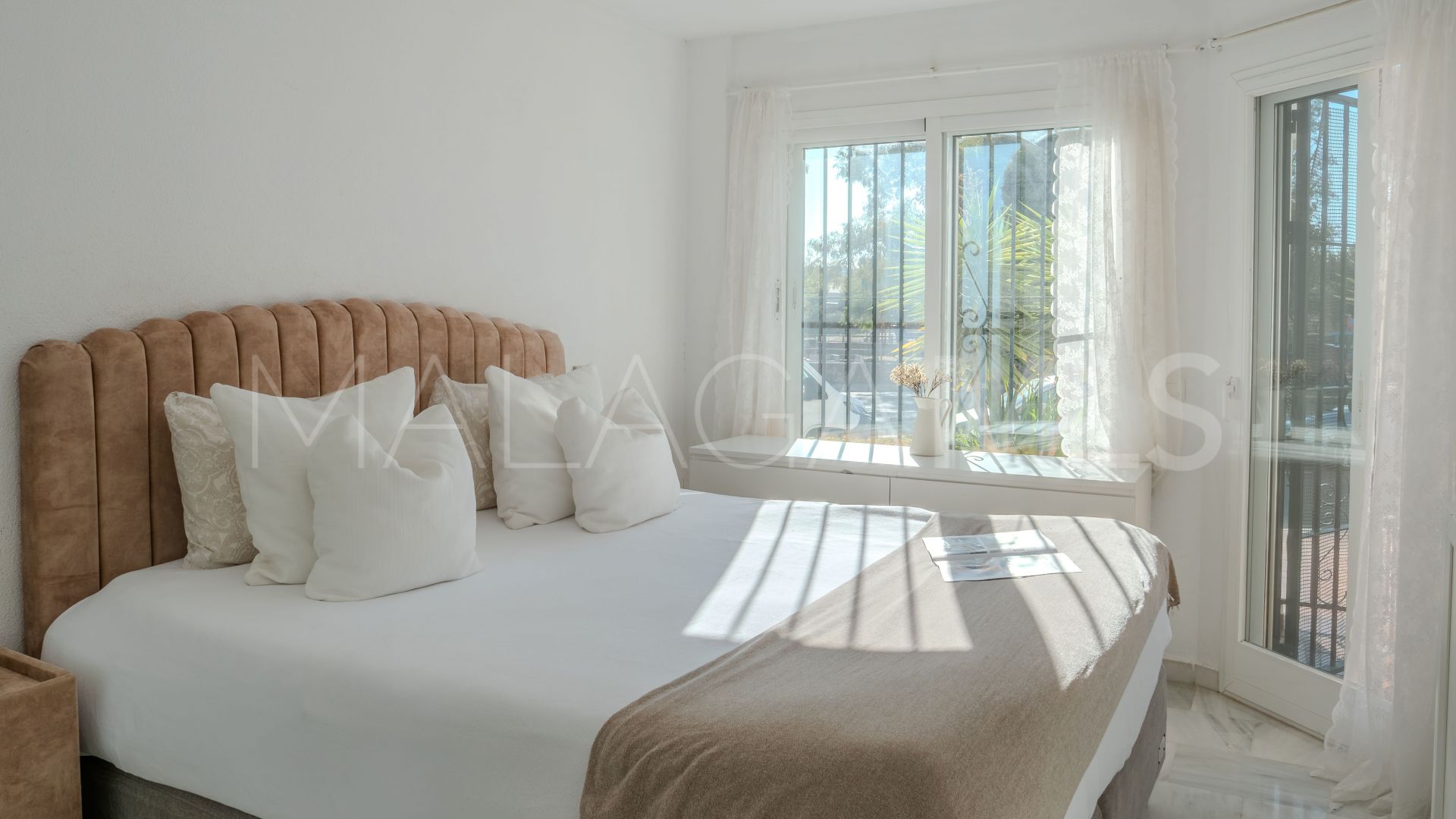 Buy apartamento planta baja in Mijas Golf with 2 bedrooms