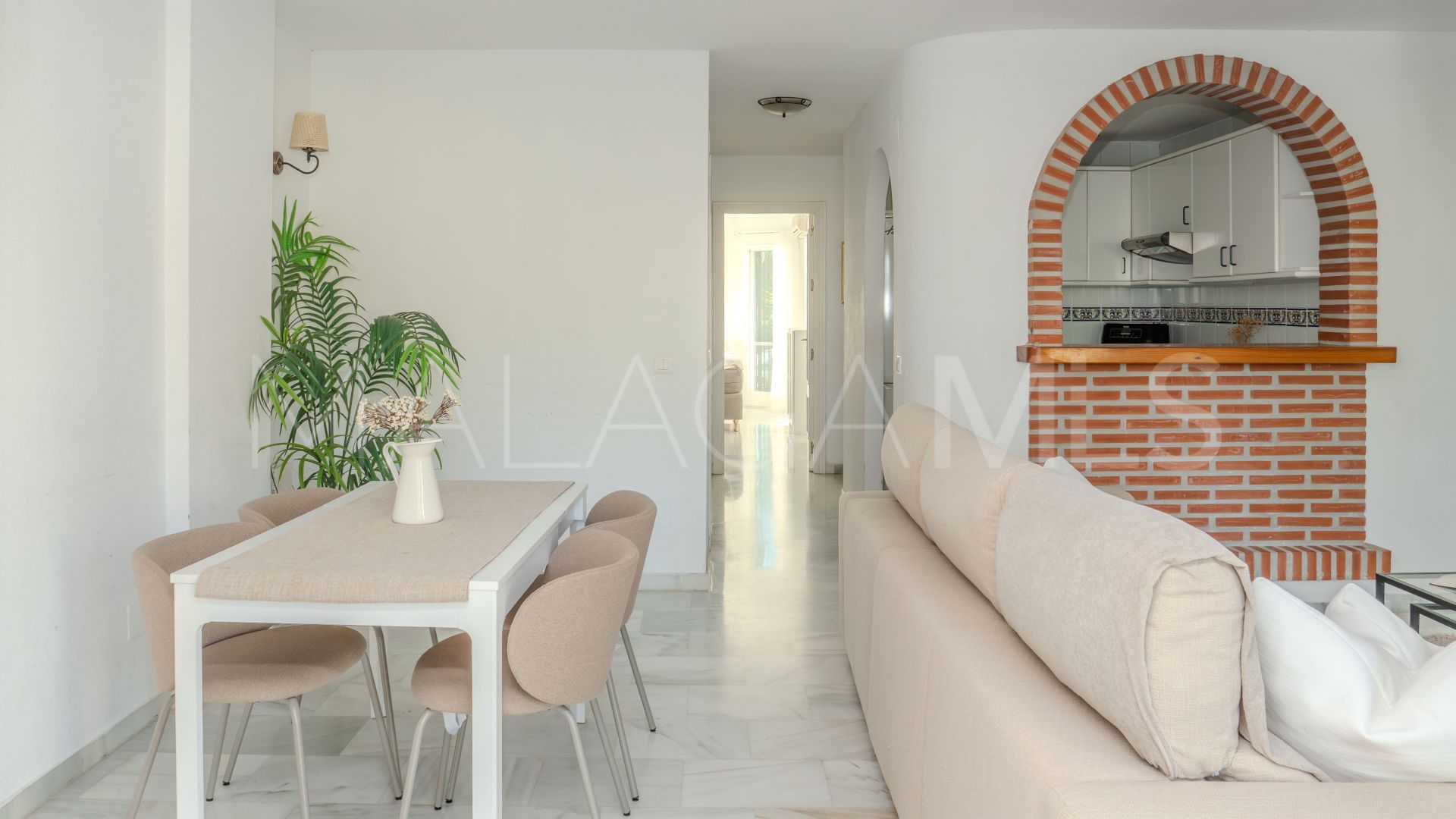 Buy apartamento planta baja in Mijas Golf with 2 bedrooms