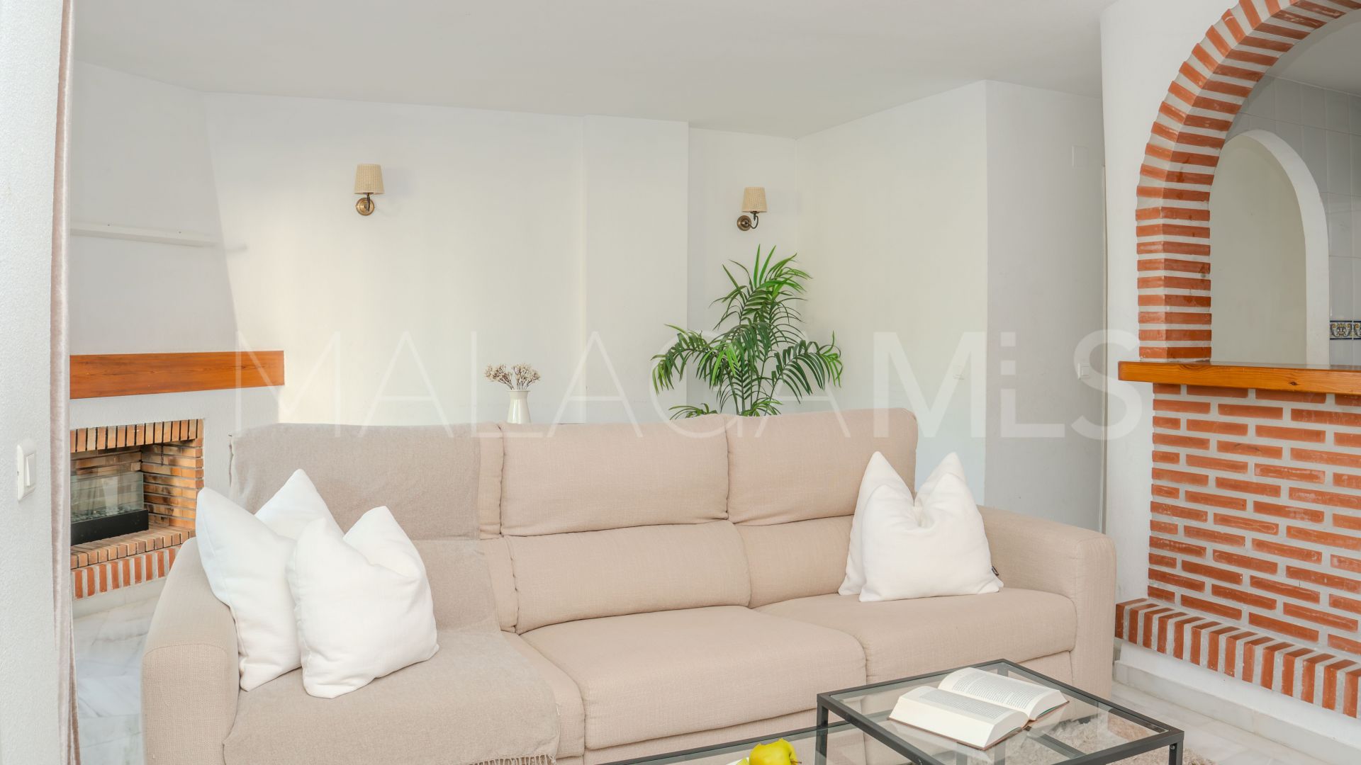 Buy apartamento planta baja in Mijas Golf with 2 bedrooms