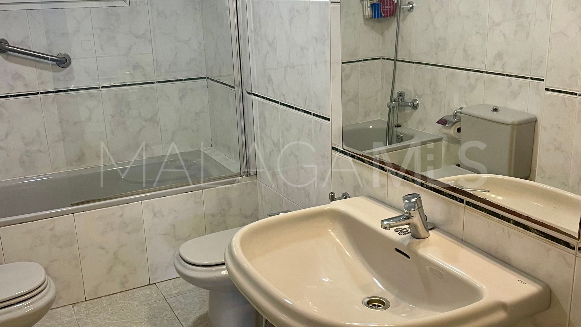 For sale Malaga - Este 4 bedrooms apartment