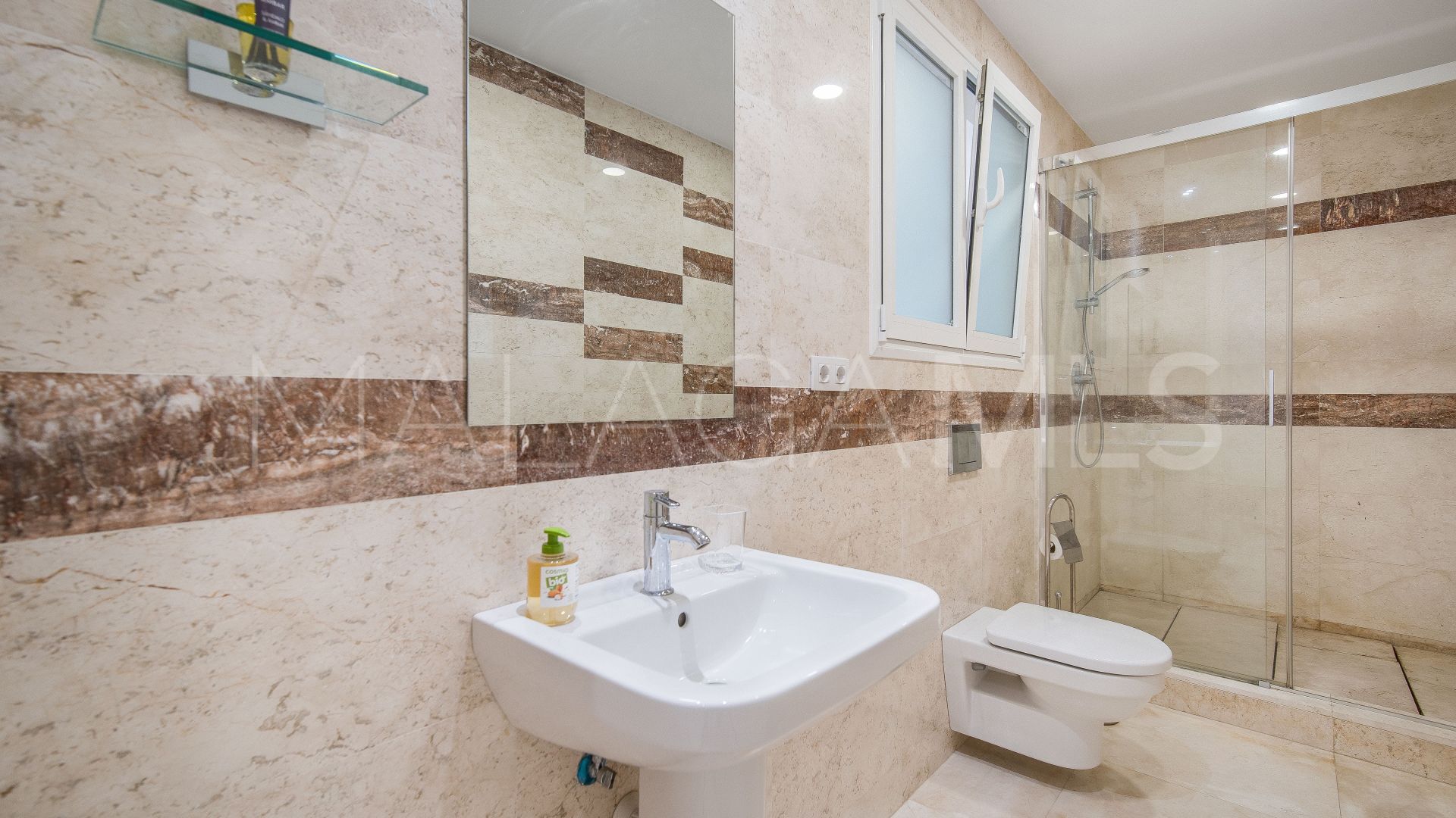 Villa for sale with 5 bedrooms in Lomas de Magna Marbella