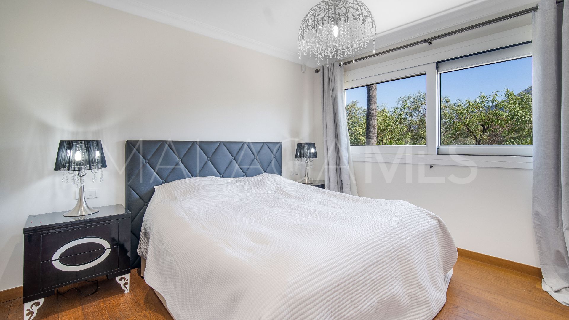 Villa for sale with 5 bedrooms in Lomas de Magna Marbella