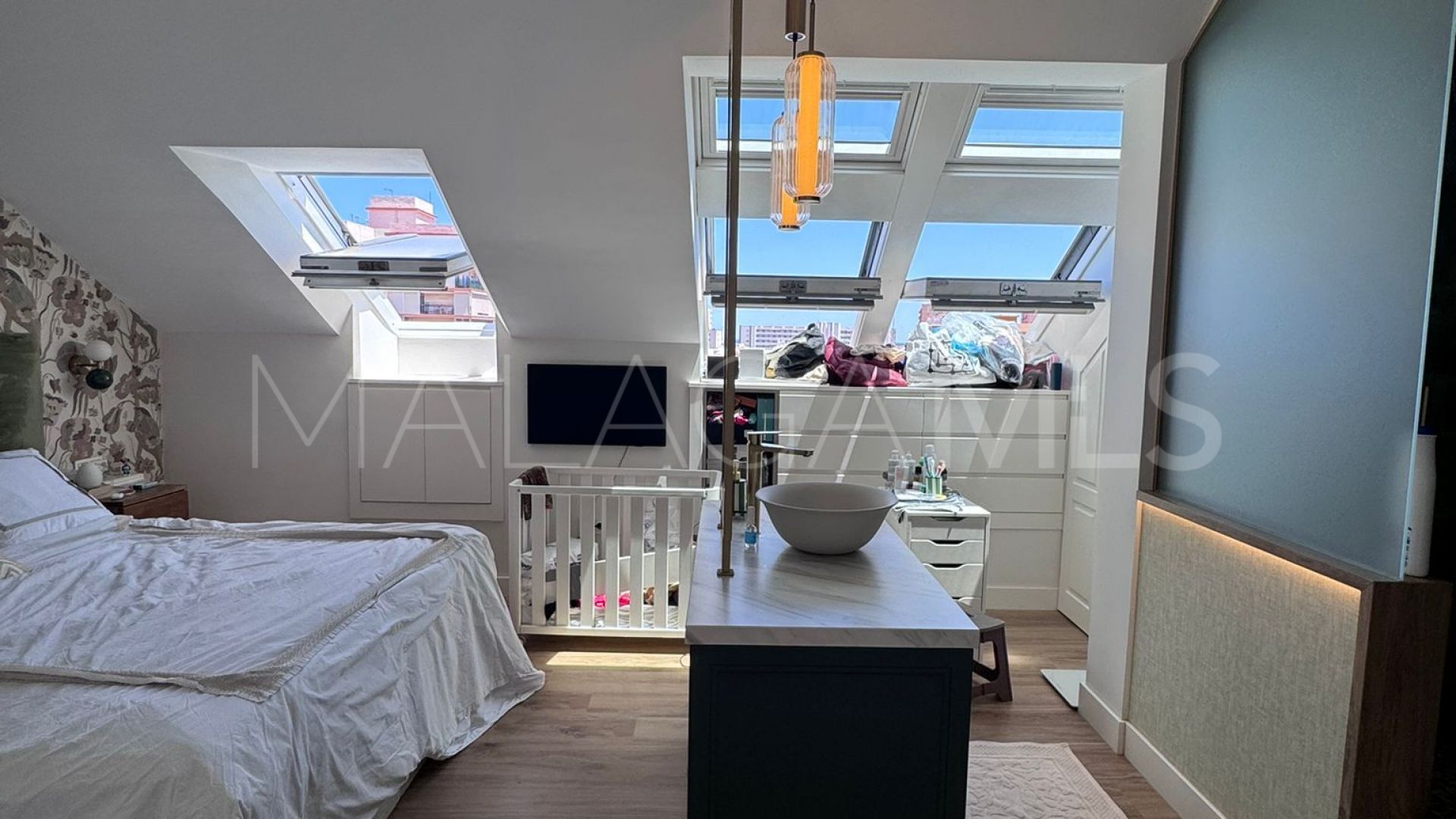 Buy duplex penthouse in Fuengirola Centro with 3 bedrooms