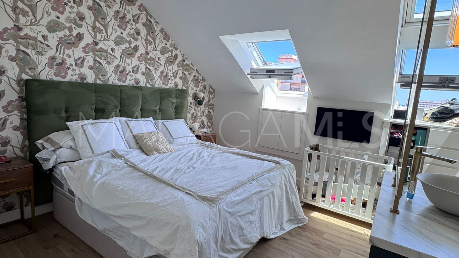 Buy duplex penthouse in Fuengirola Centro with 3 bedrooms