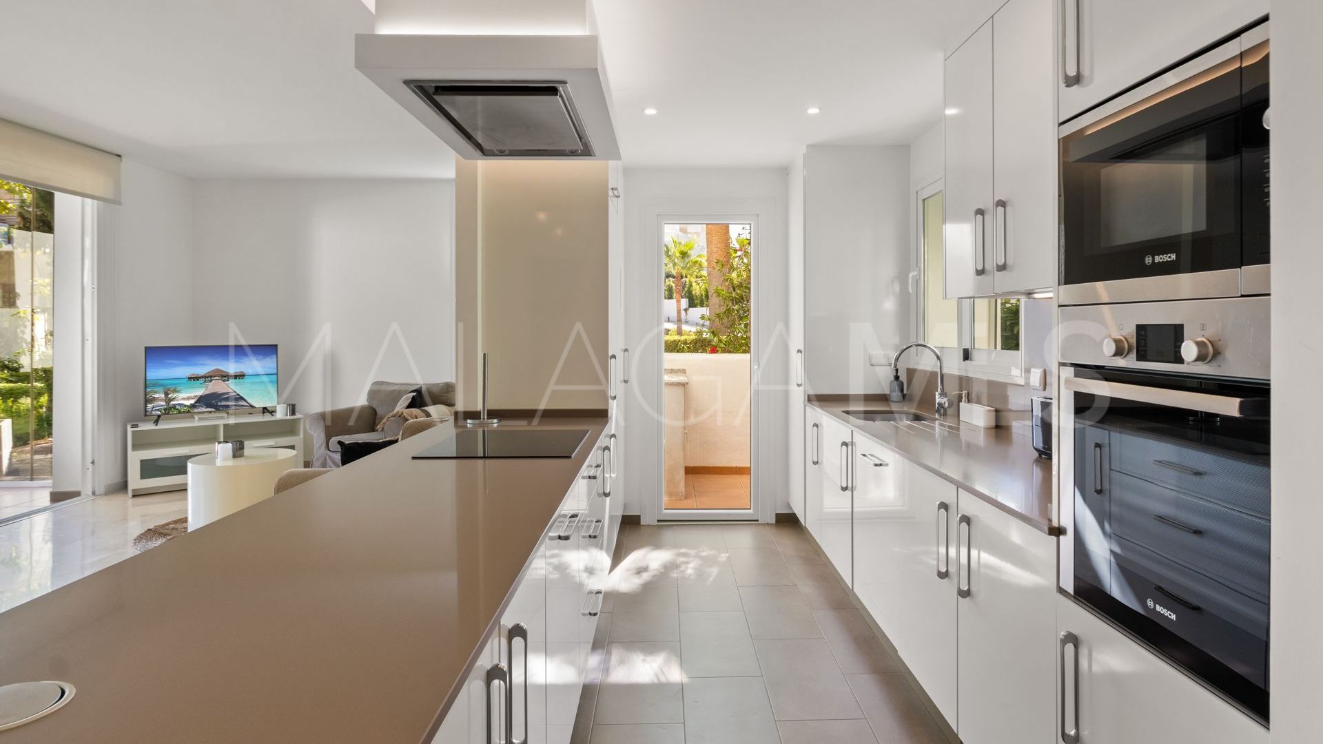 Apartamento for sale in Alcazaba Lagoon with 2 bedrooms