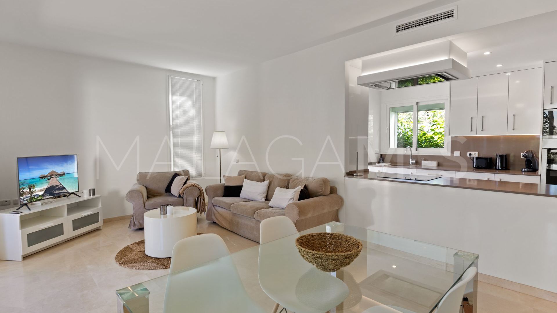 Apartamento for sale in Alcazaba Lagoon with 2 bedrooms