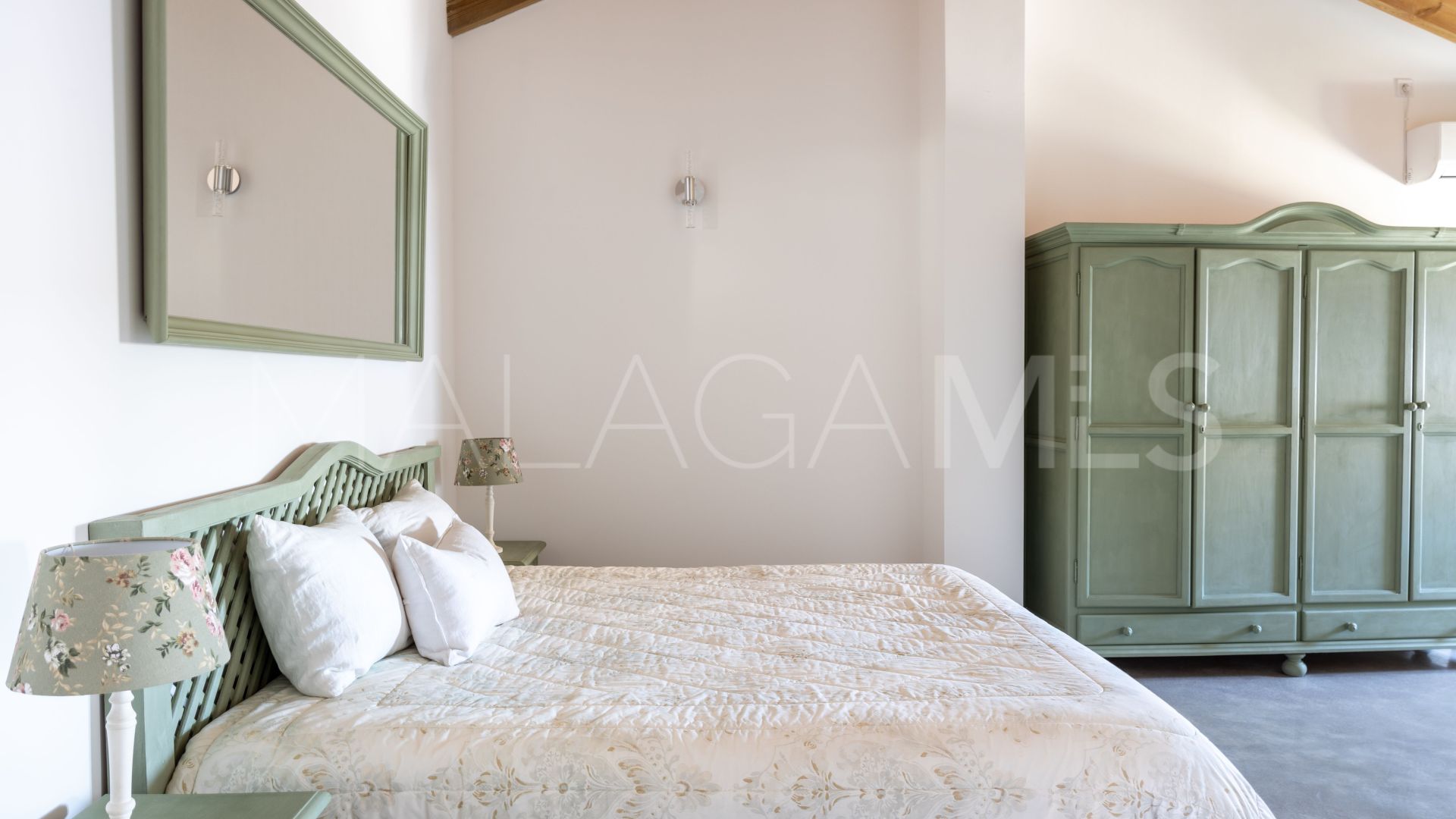 Villa for sale in Antequera