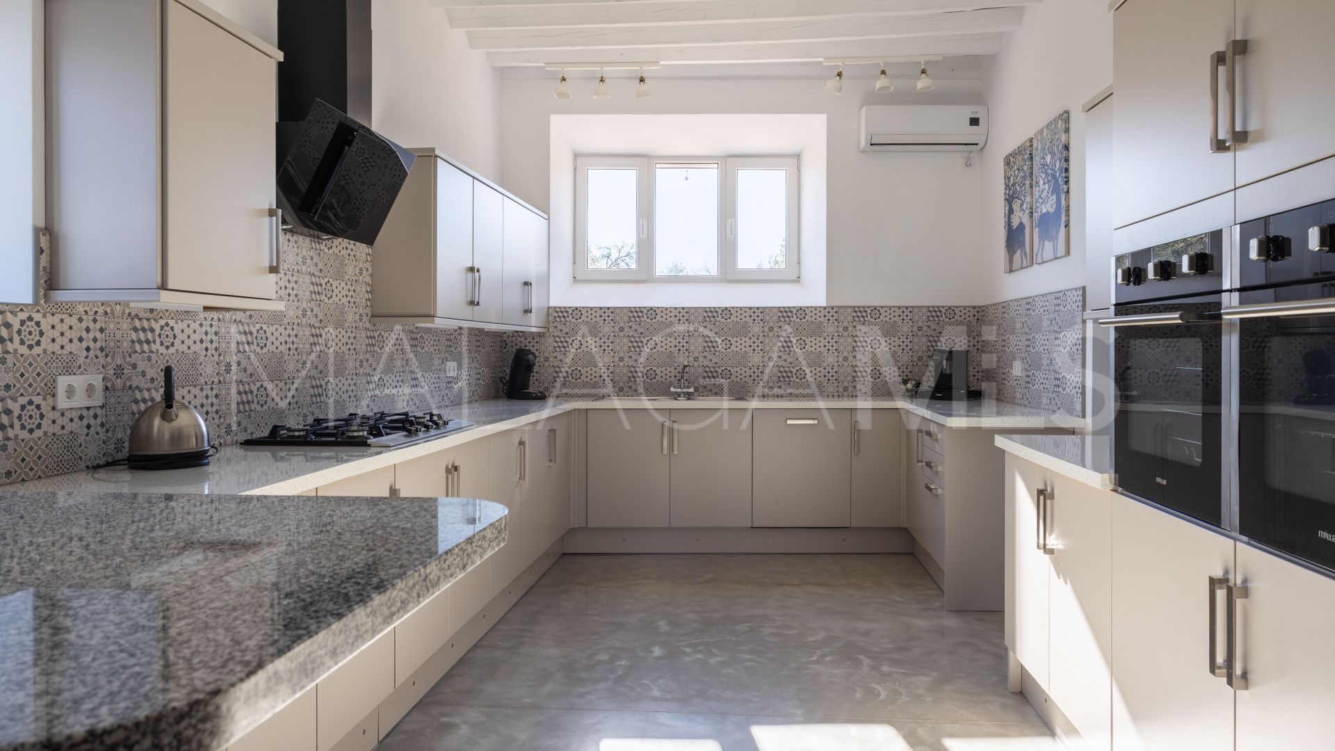 Villa for sale in Antequera