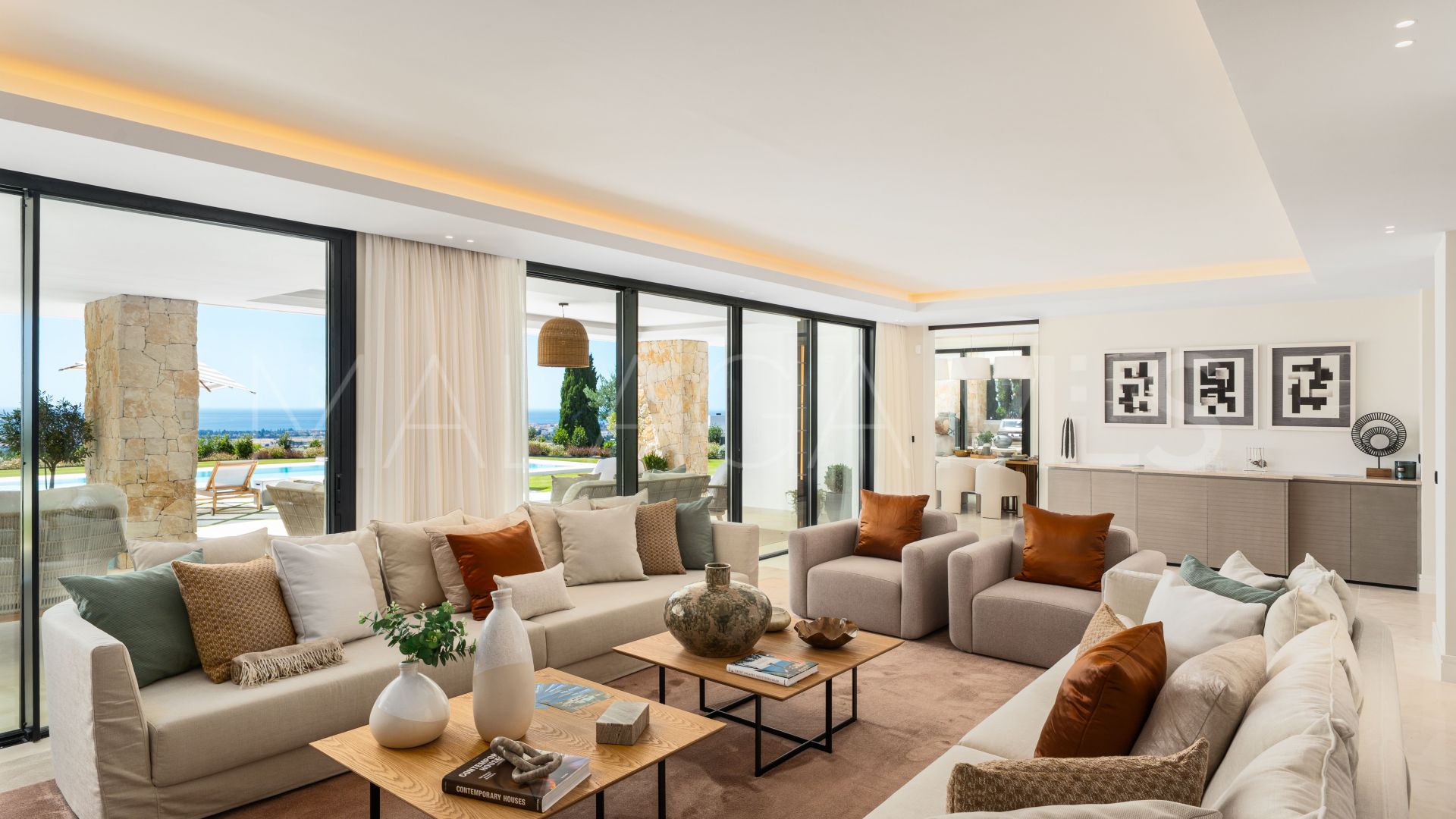 For sale villa in Benahavis with 8 bedrooms