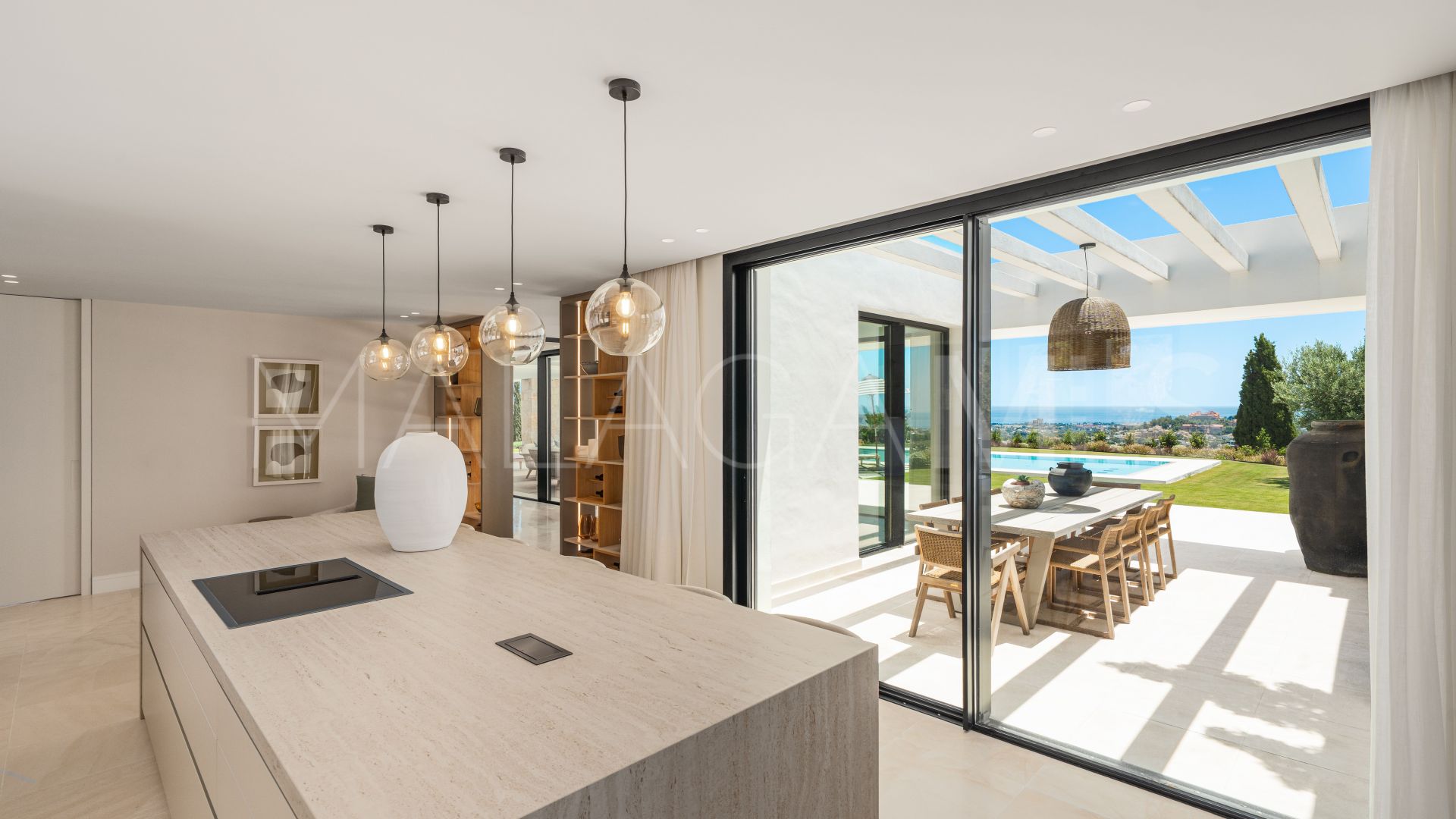 For sale villa in Benahavis with 8 bedrooms