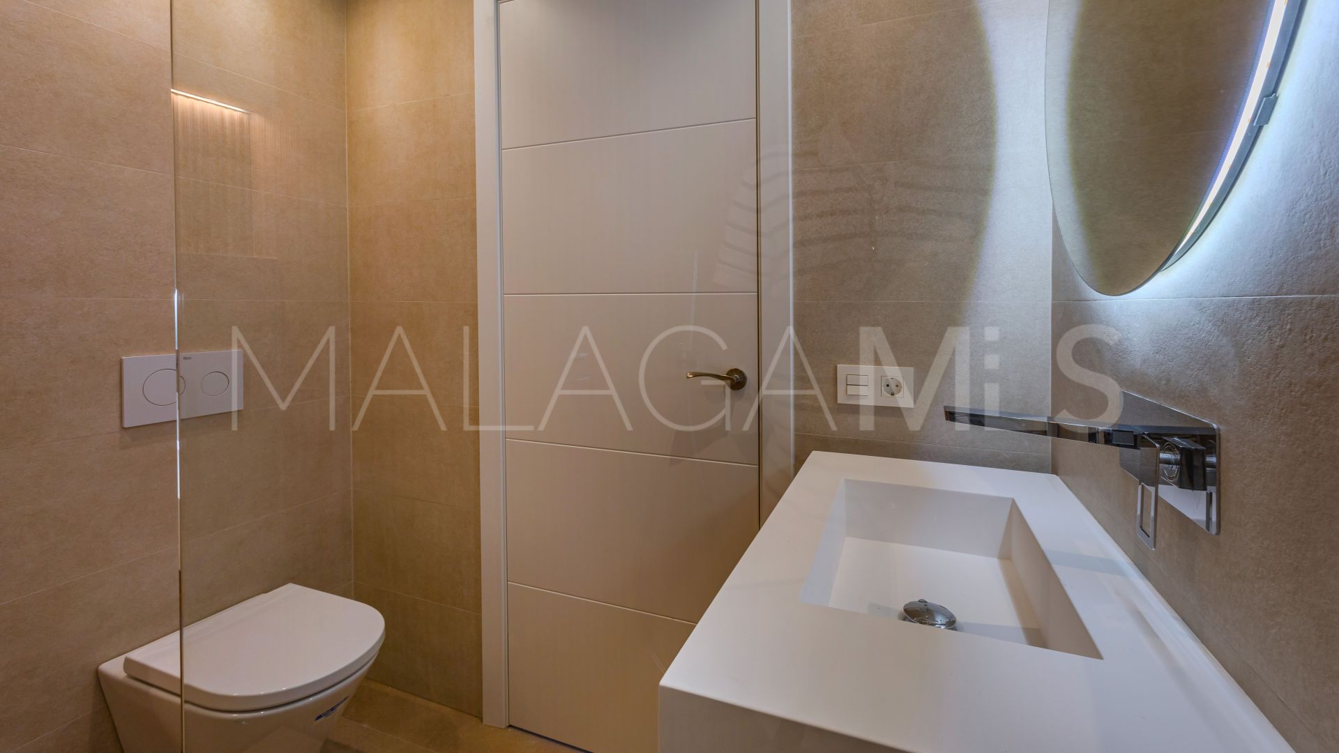 Lägenhet for sale in Nueva Andalucia