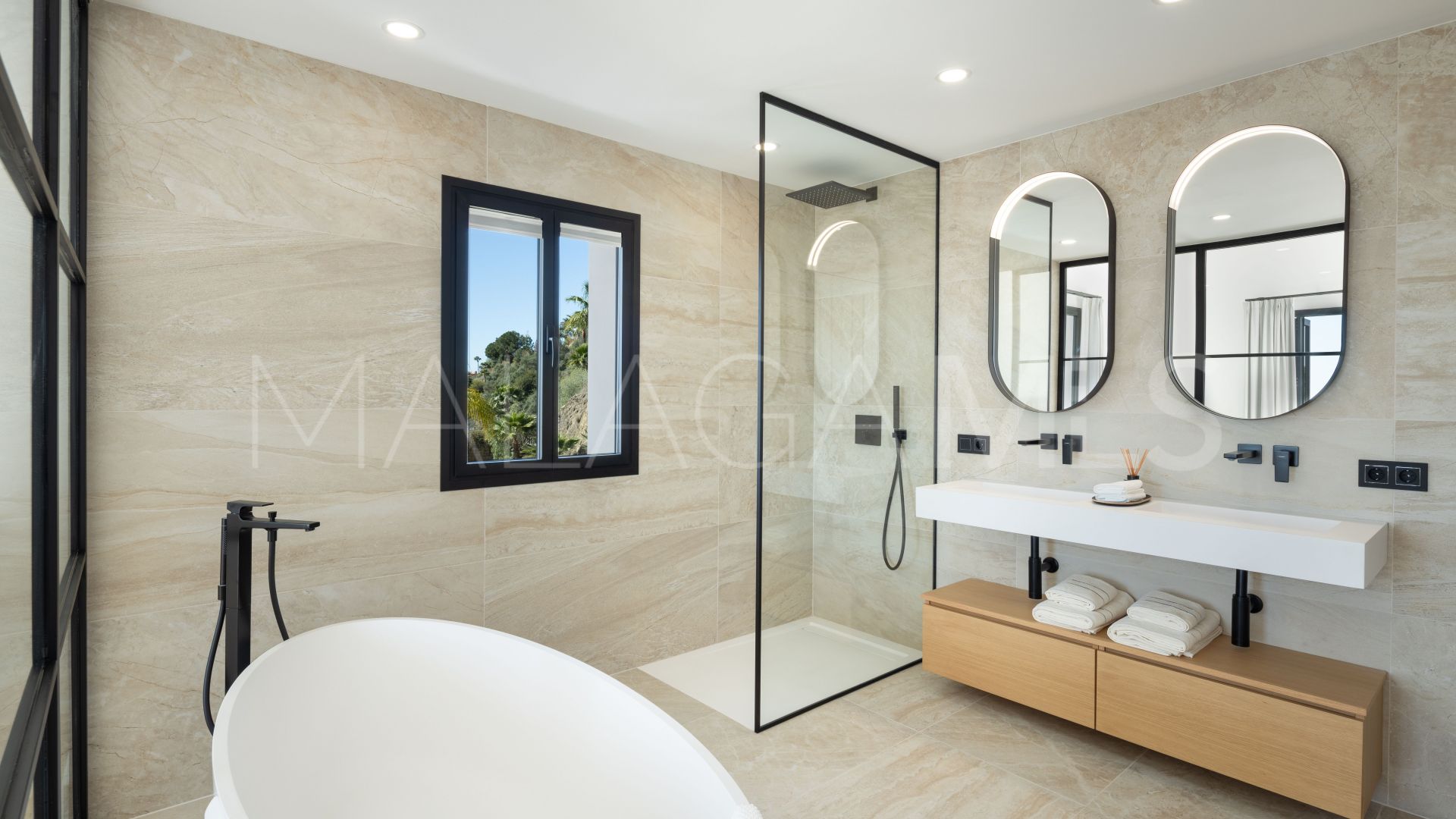 Villa for sale in Benahavis Centro