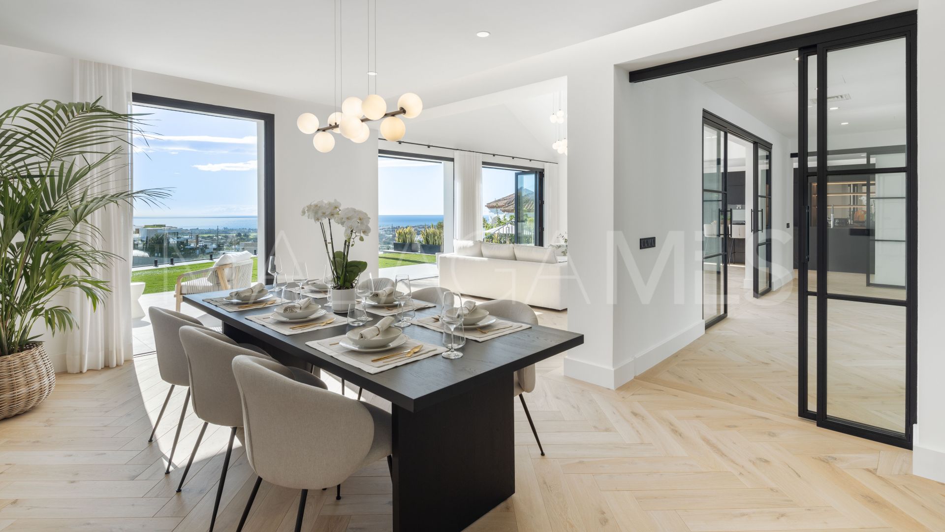 Villa for sale in Benahavis Centro