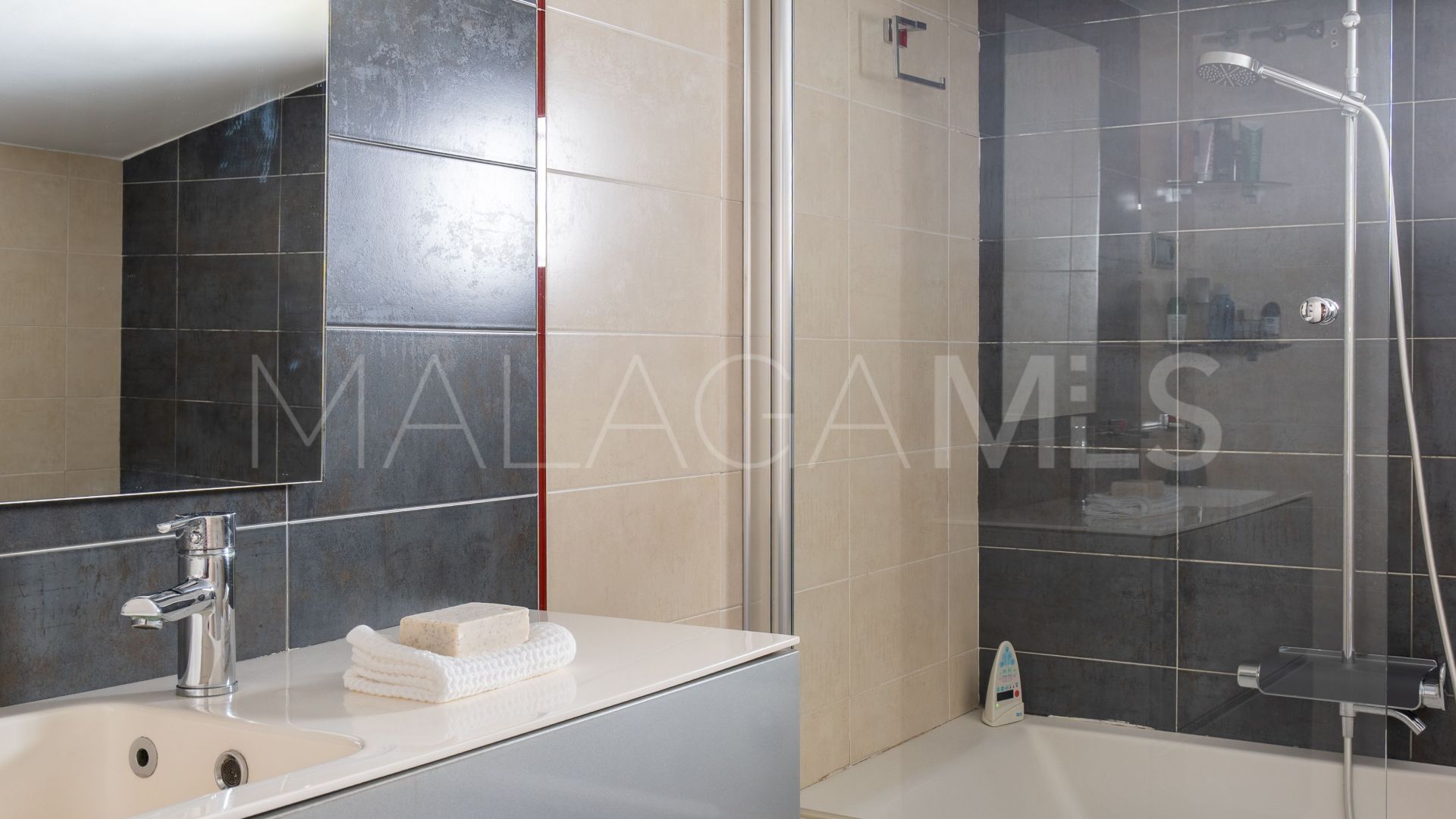 Villa for sale in Benalmadena