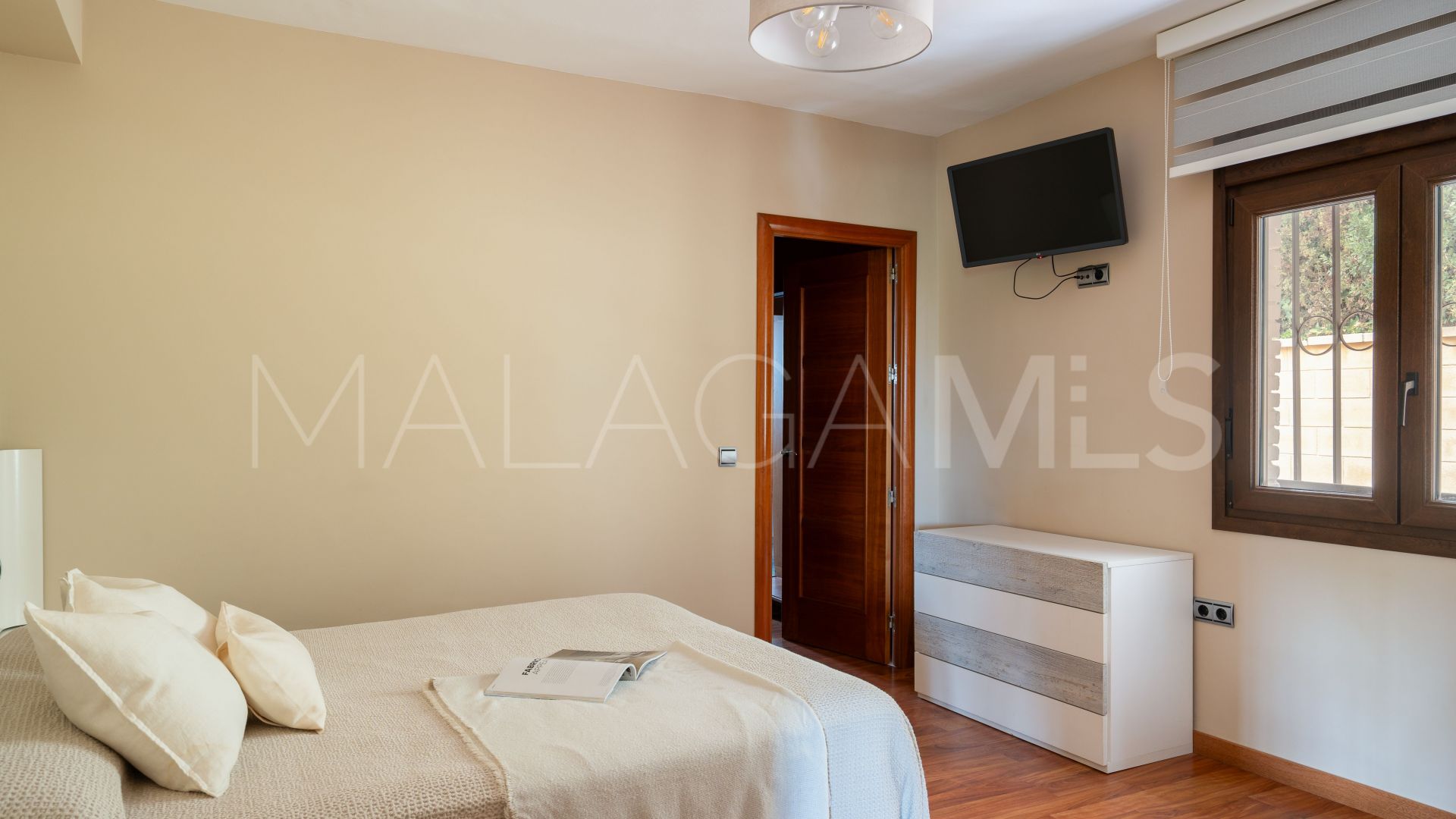 Villa for sale in Benalmadena